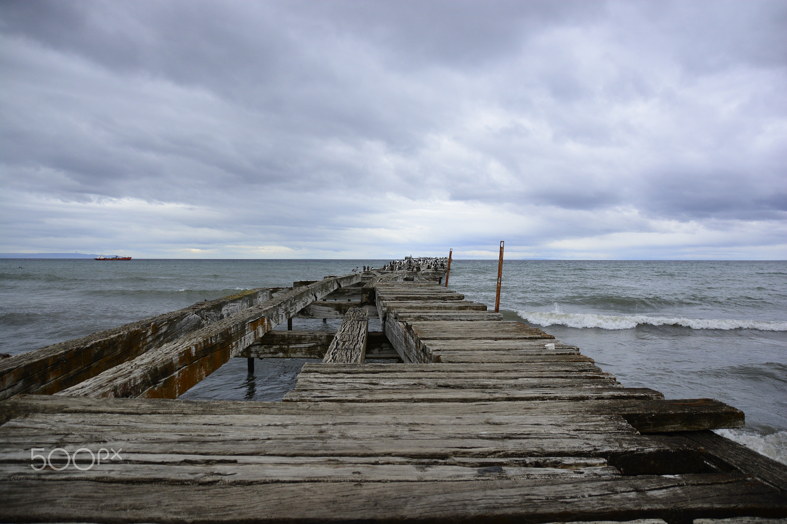 Nikon D5200 + Sigma 18-250mm F3.5-6.3 DC Macro OS HSM sample photo. Just another old dock photography