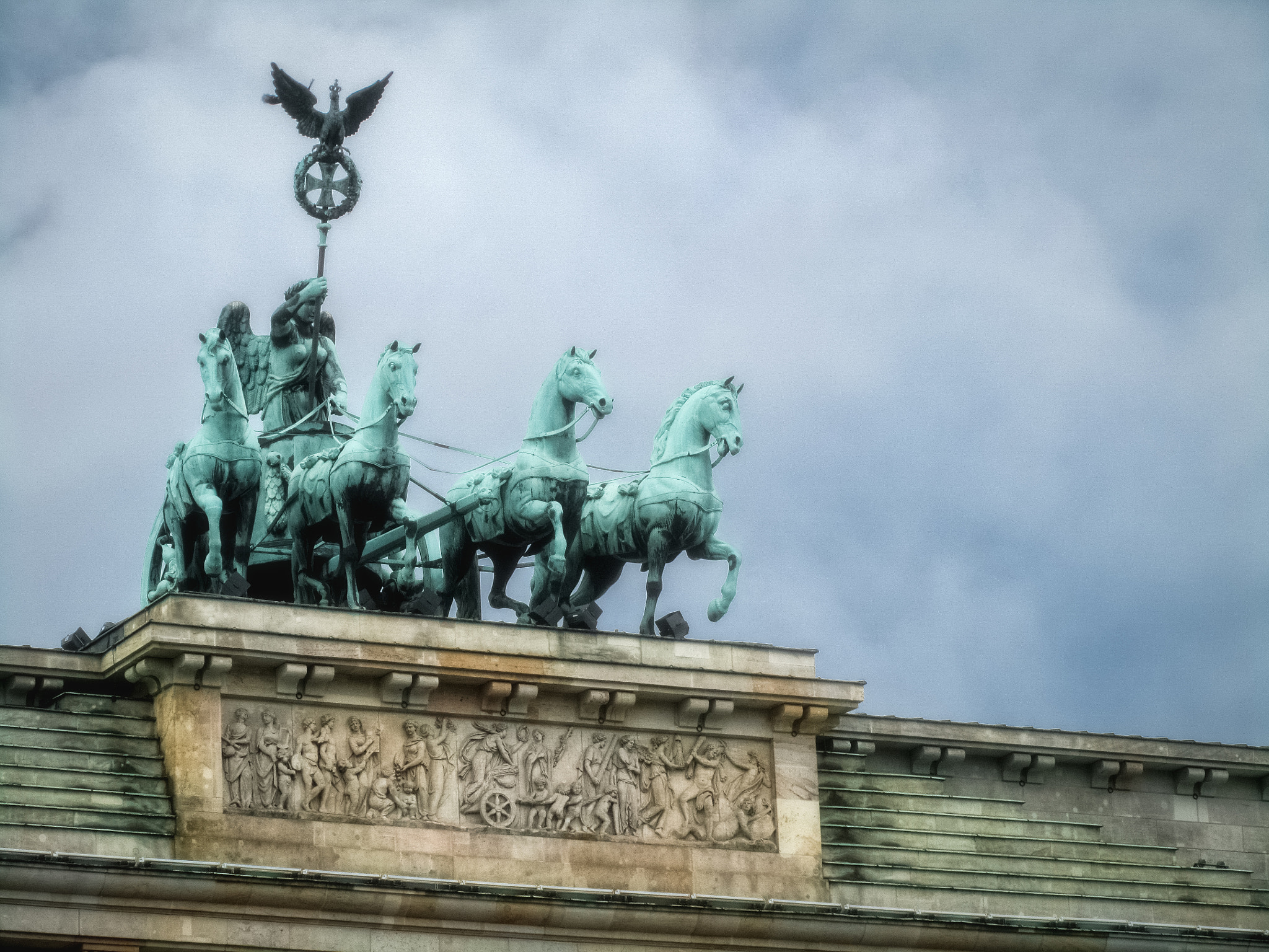 Canon PowerShot SX210 IS sample photo. Brandenburg gate photography