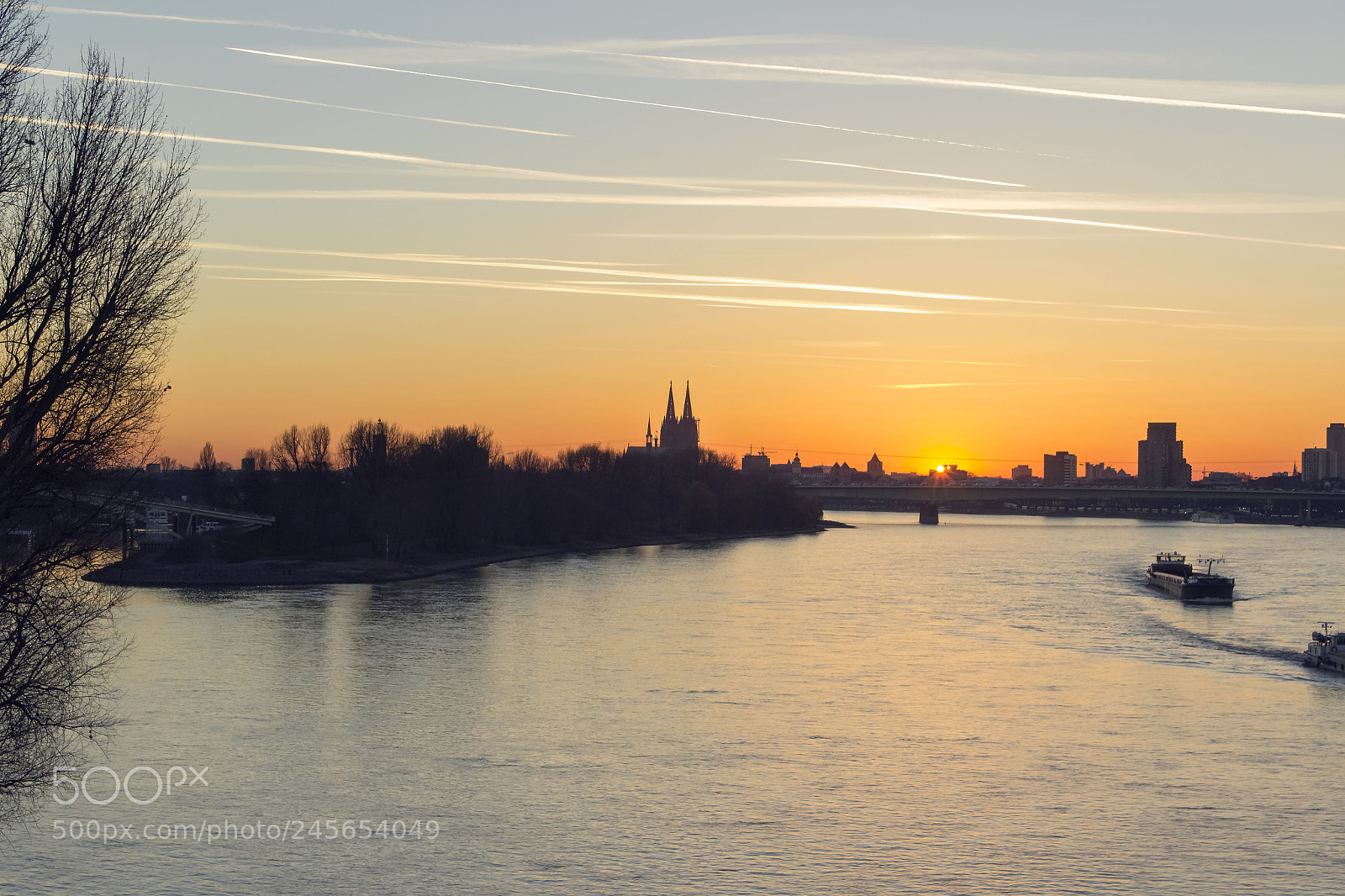 Canon EOS 600D (Rebel EOS T3i / EOS Kiss X5) sample photo. December sundown in cologne 2 photography