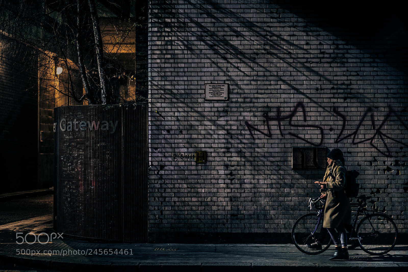 Fujifilm X-T20 sample photo. Tower gateway, london photography