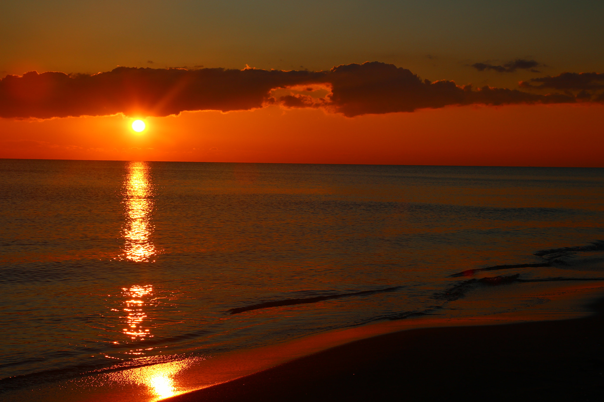 Tamron SP AF 17-50mm F2.8 XR Di II LD Aspherical (IF) sample photo. Sunset on the sea alberese beach photography