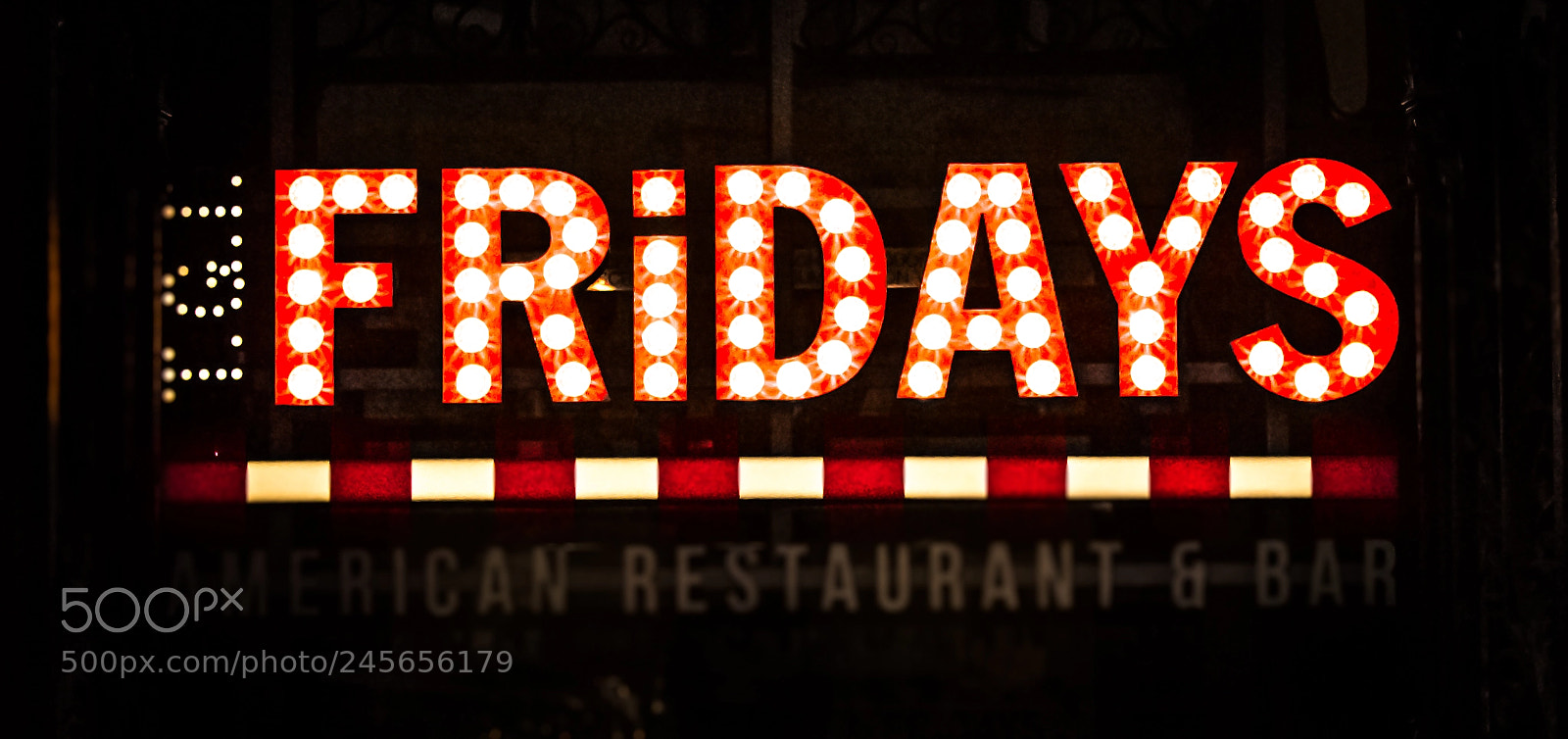 Nikon D3400 sample photo. Tgi friday's glasgow photography