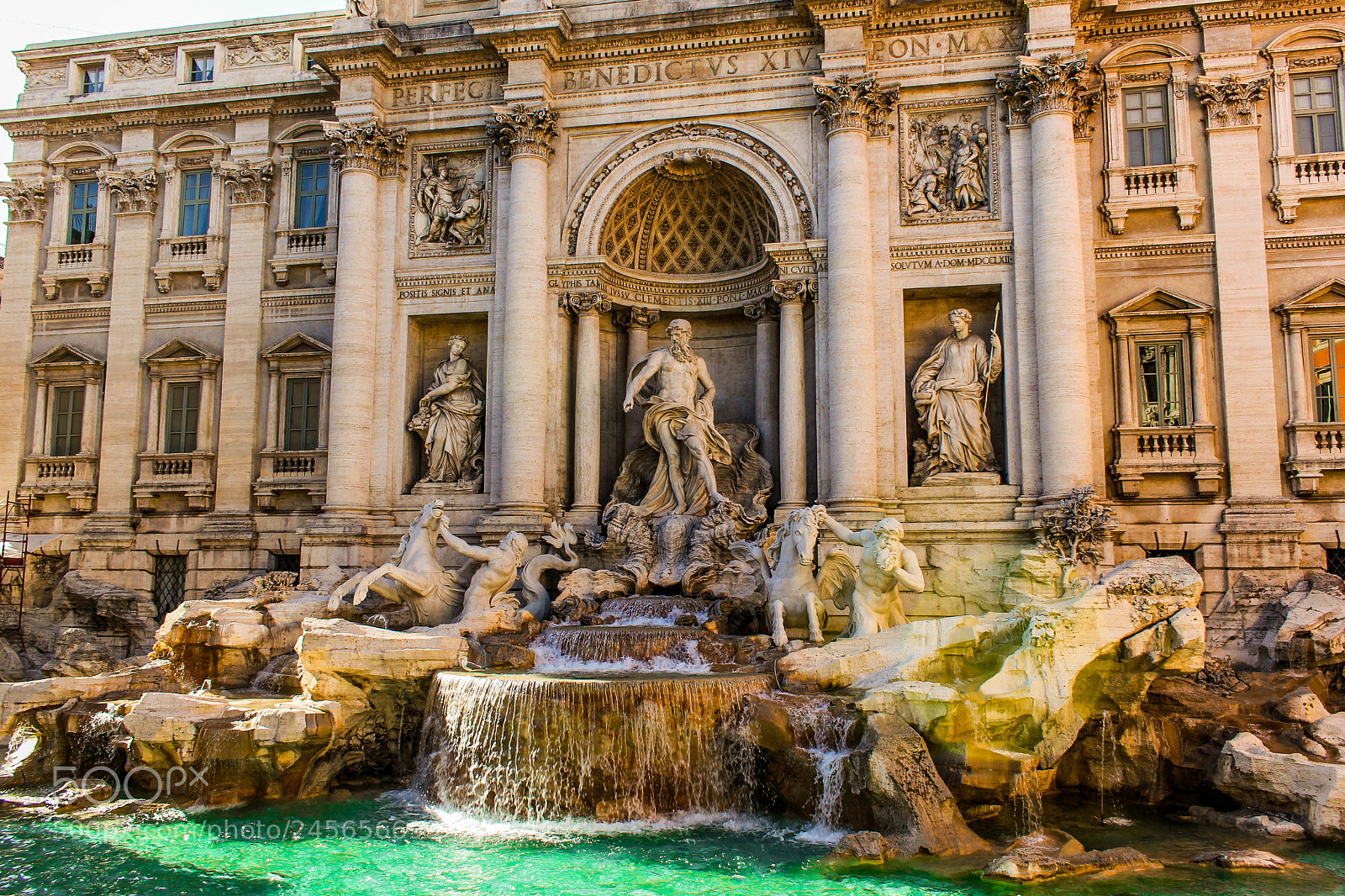 Canon EOS 550D (EOS Rebel T2i / EOS Kiss X4) sample photo. Trevi fountain photography