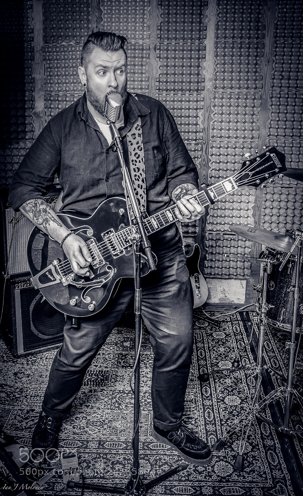 Nikon D800 sample photo. Rock n’ roll guitarist photography