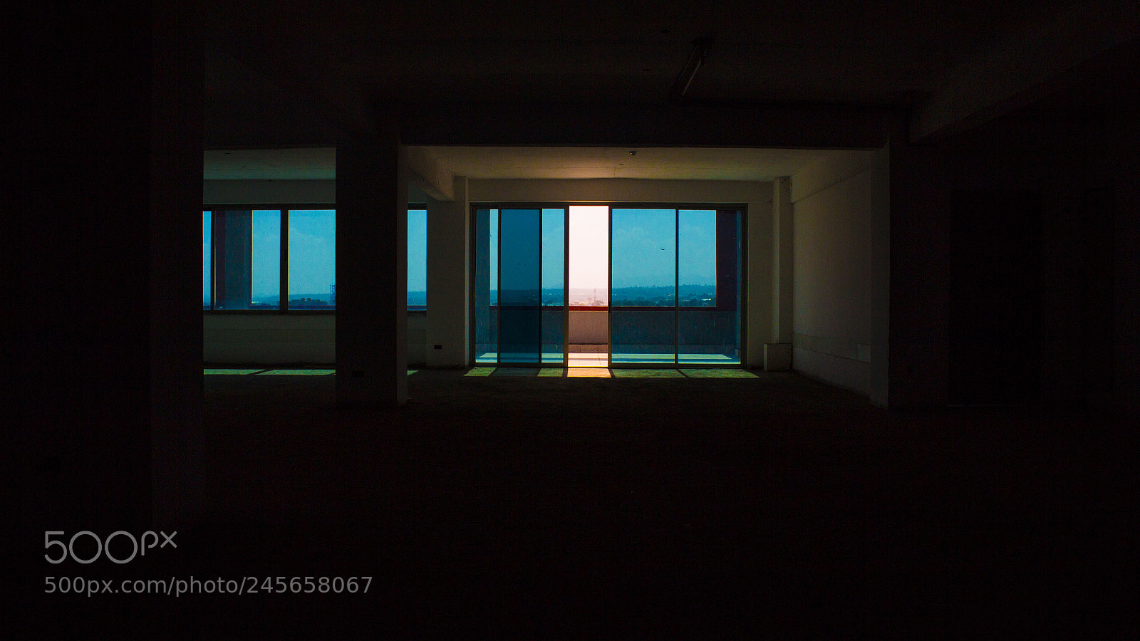 Canon EOS 700D (EOS Rebel T5i / EOS Kiss X7i) sample photo. Light/darkness photography
