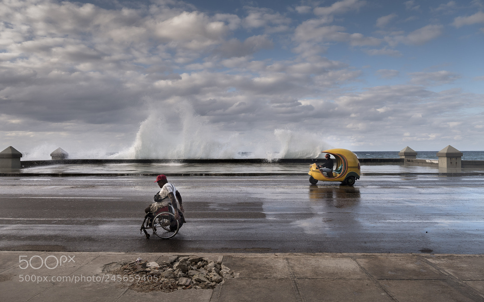 Leica SL (Typ 601) sample photo. Malecon photography