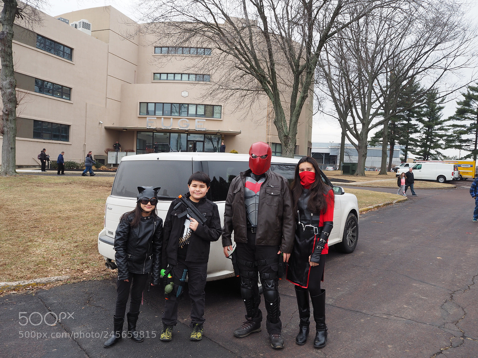 Olympus OM-D E-M10 II sample photo. The family that cosplays photography