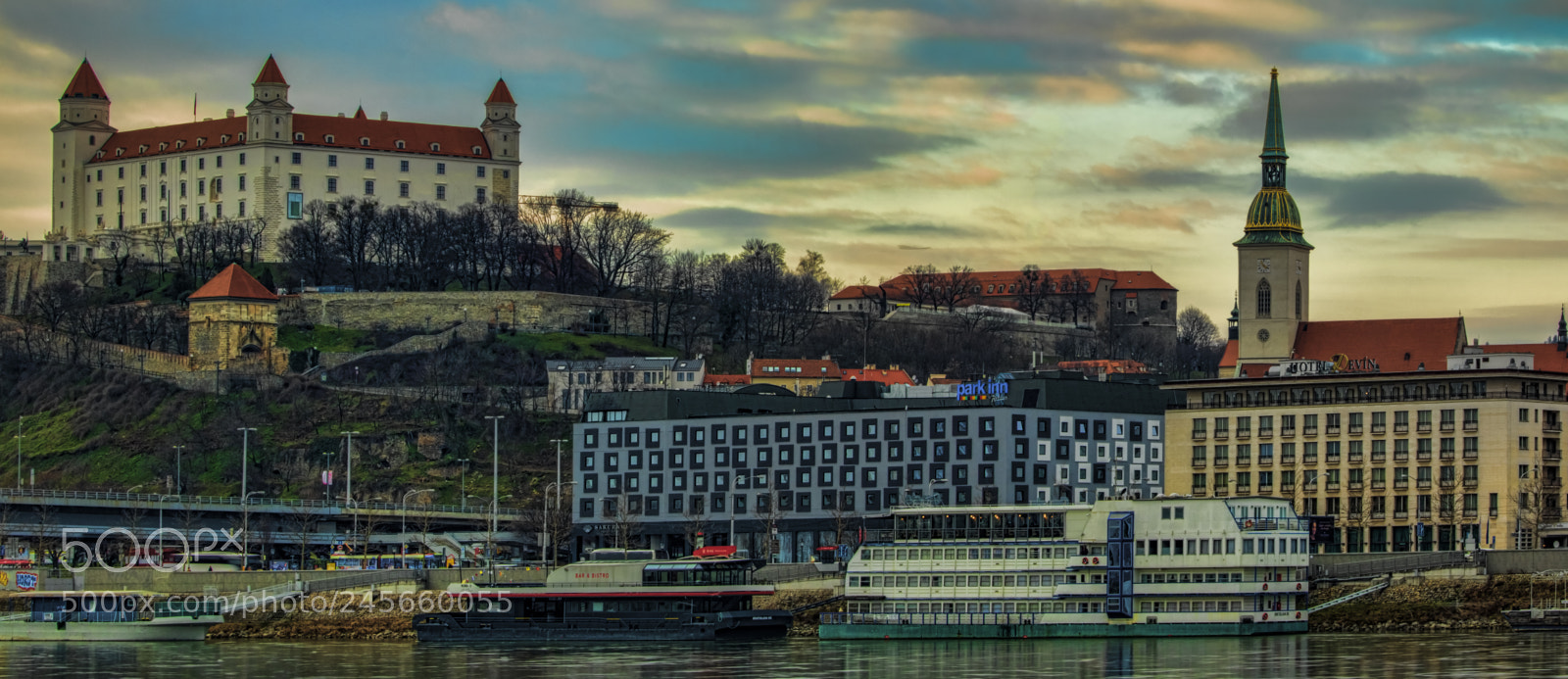 Canon EOS 750D (EOS Rebel T6i / EOS Kiss X8i) sample photo. Bratislava - pano photography