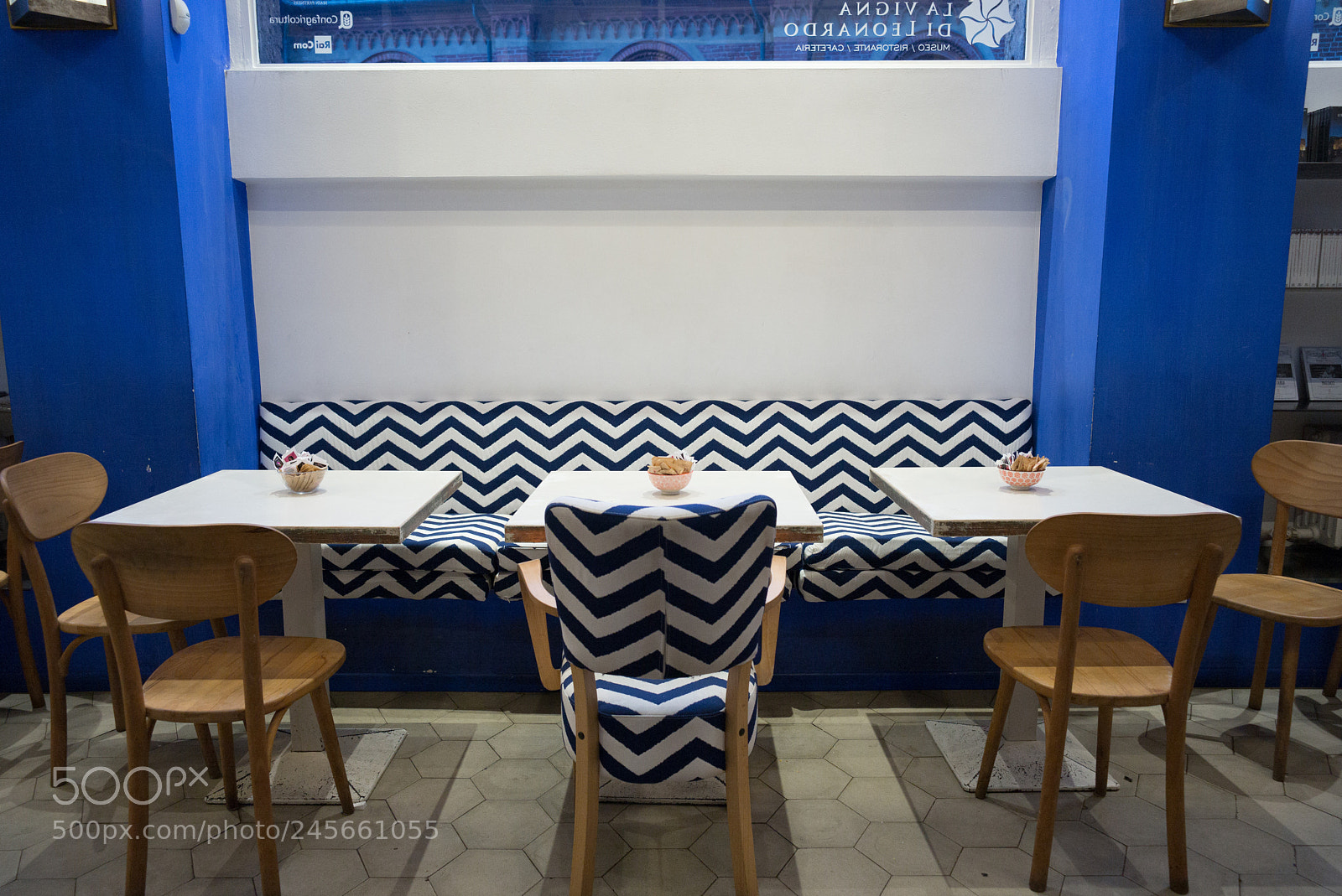 Leica M (Typ 240) sample photo. Bar photography