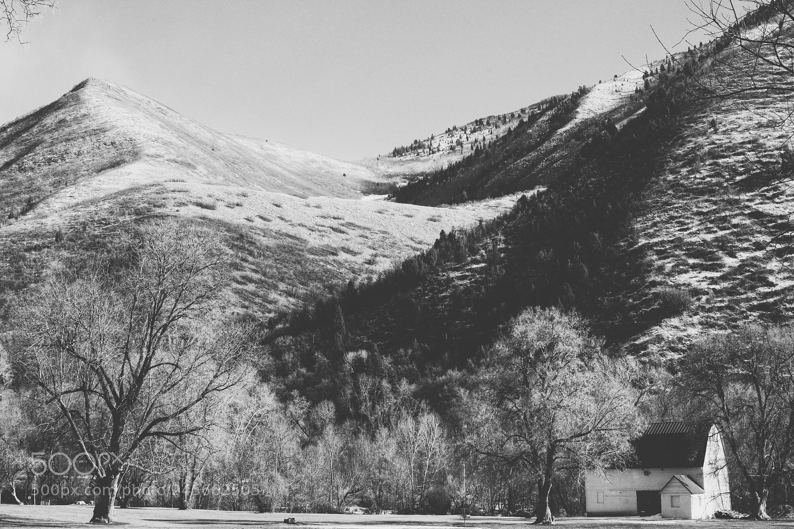 Nikon D7200 sample photo. Barn by the mountain photography