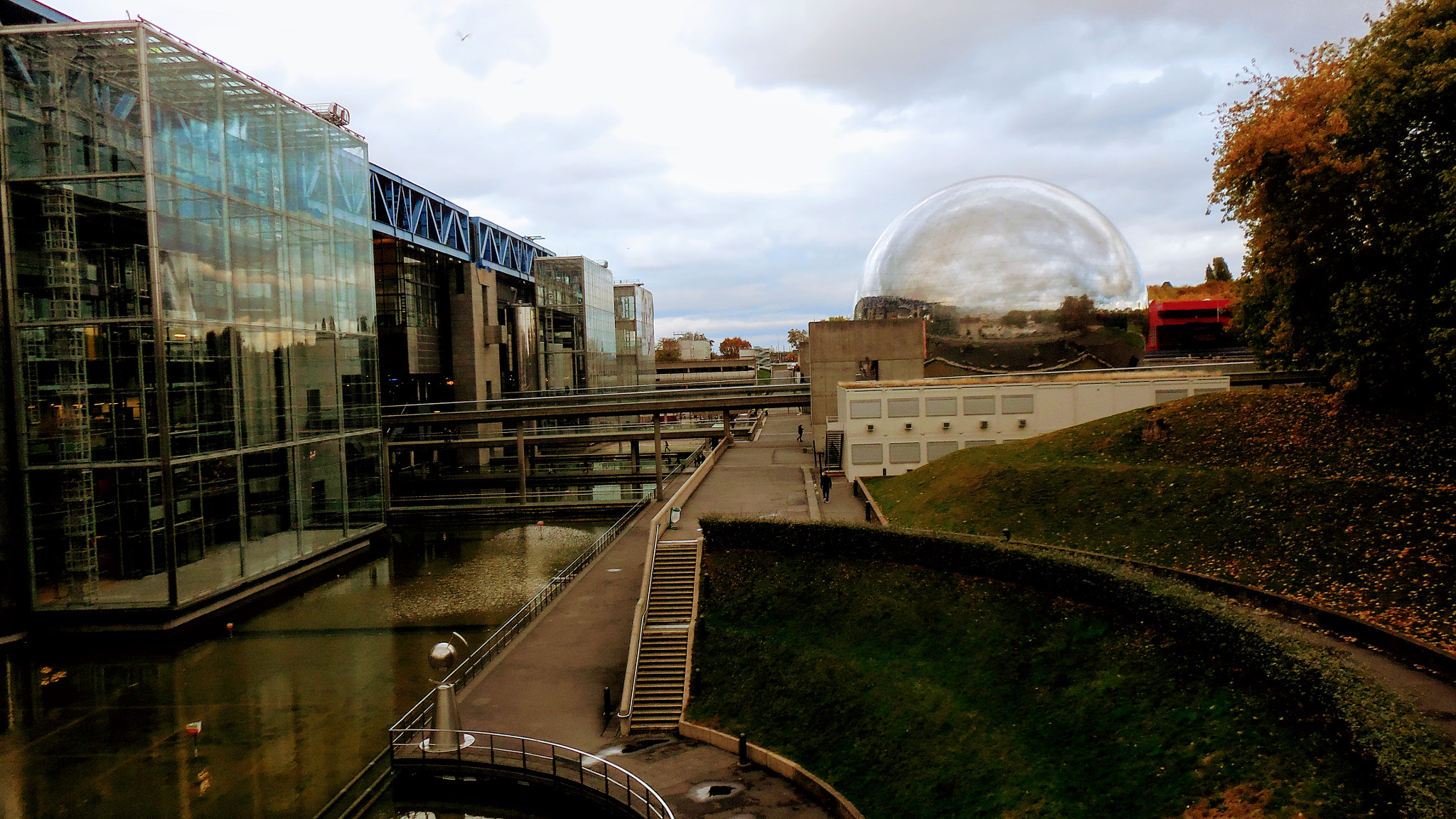 Nikon Coolpix S5300 sample photo. Cité des sciences et de l'industrie, paris photography