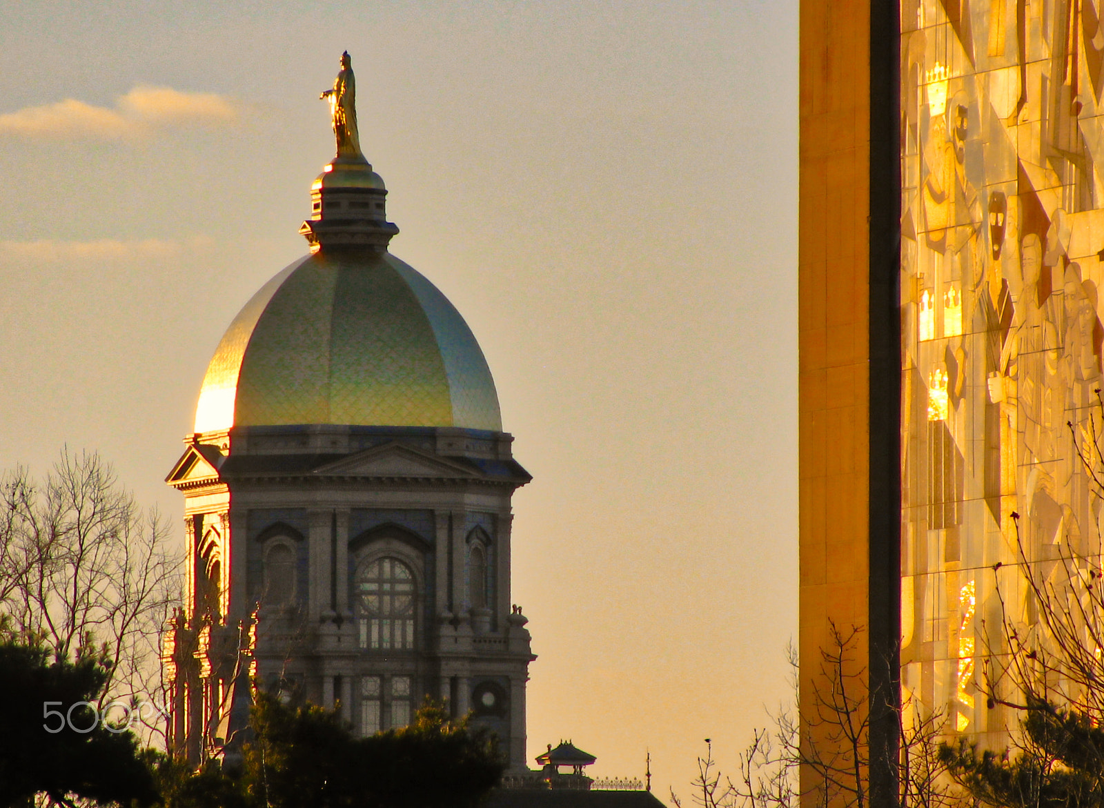 Canon POWERSHOT SX100 IS sample photo. Golden dome and library photography