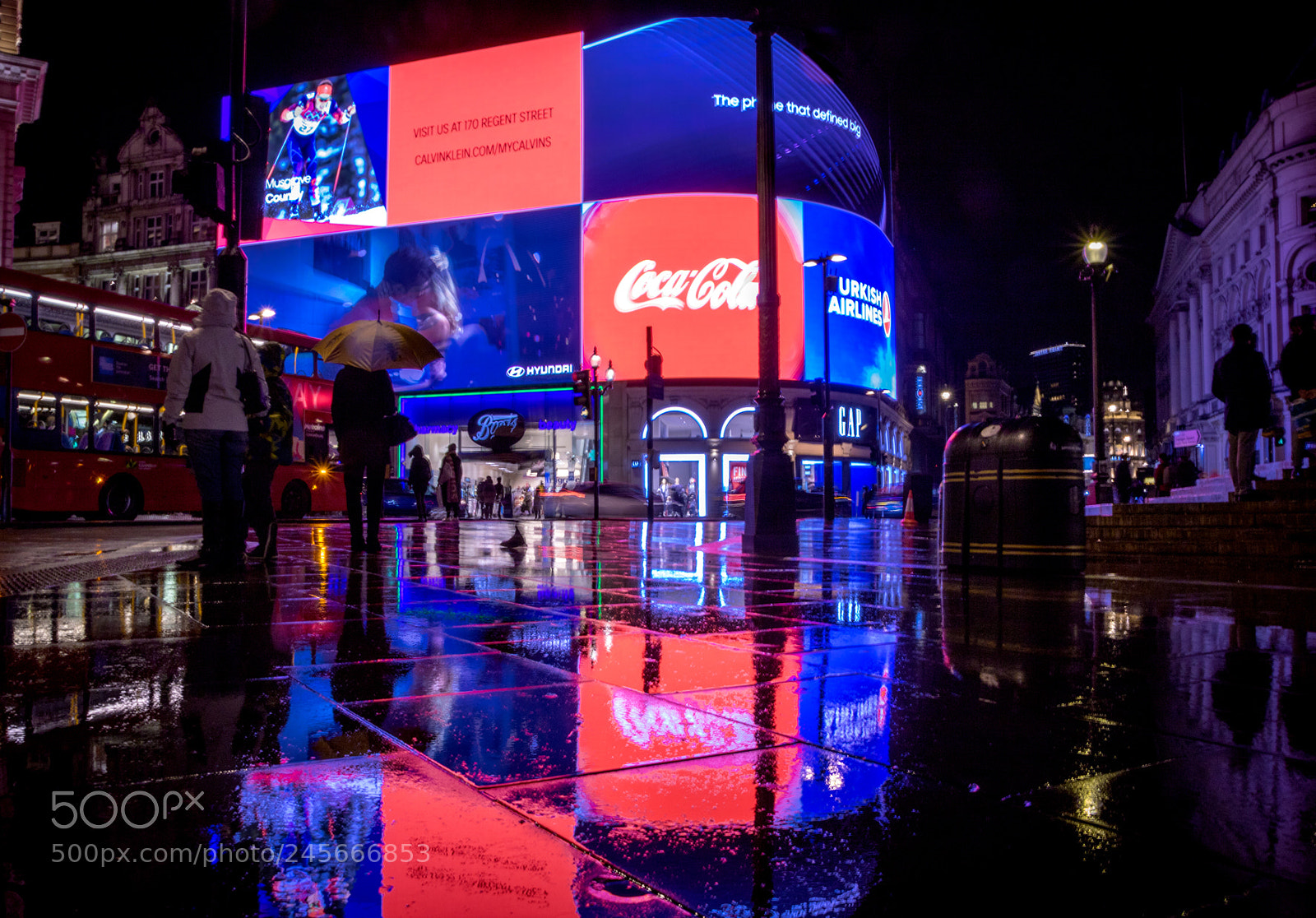 Canon EOS 760D (EOS Rebel T6s / EOS 8000D) sample photo. Piccadilly @ night photography