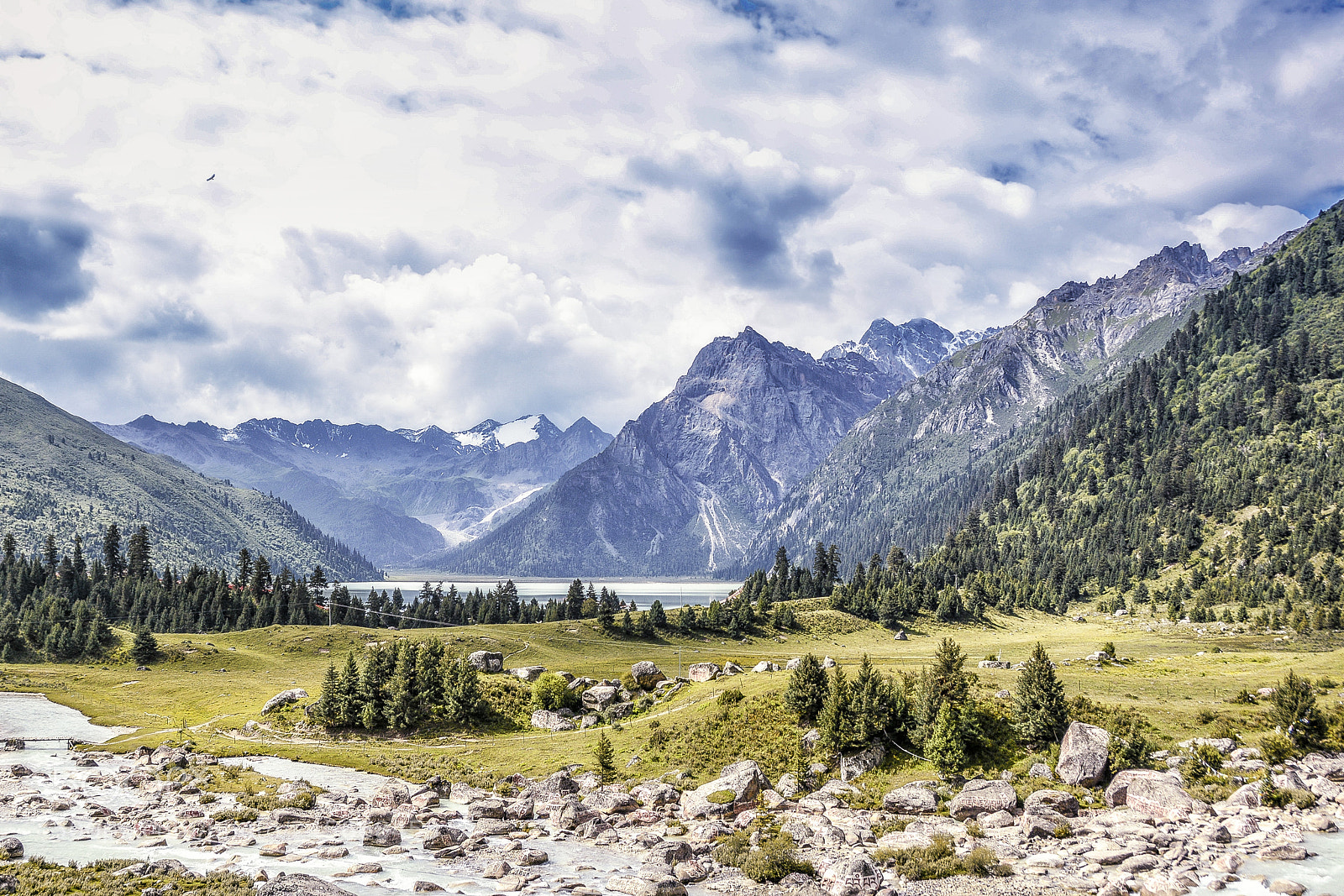 Nikon D5200 sample photo. Pearl in the mountains photography
