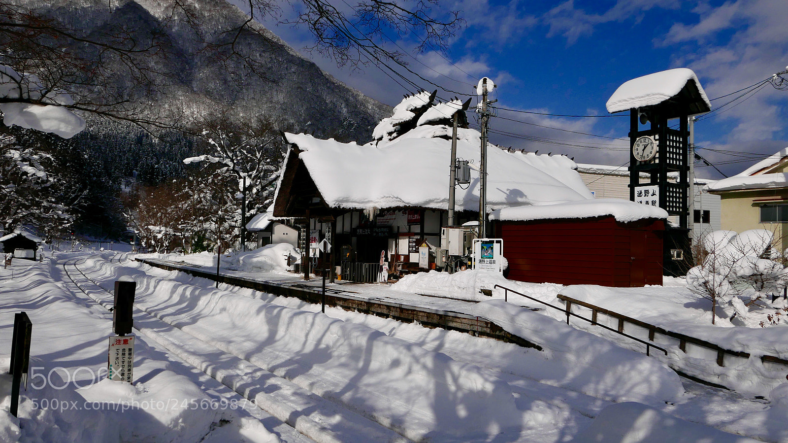 Leica D-Lux (Typ 109) sample photo. 湯野上温泉駅。。。 photography