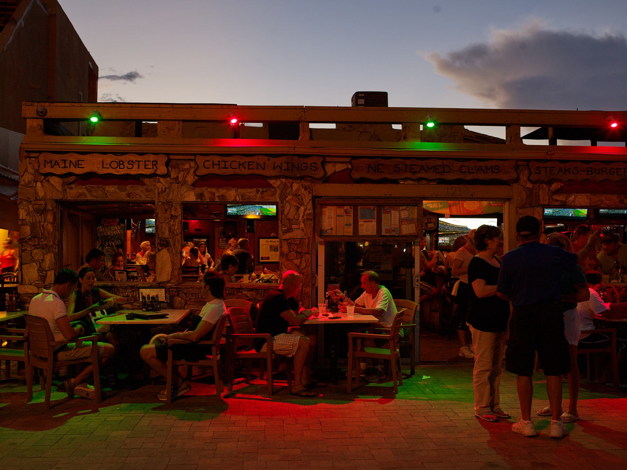 Phase One P30+ sample photo. Night on hollywood beach with hasselblad photography