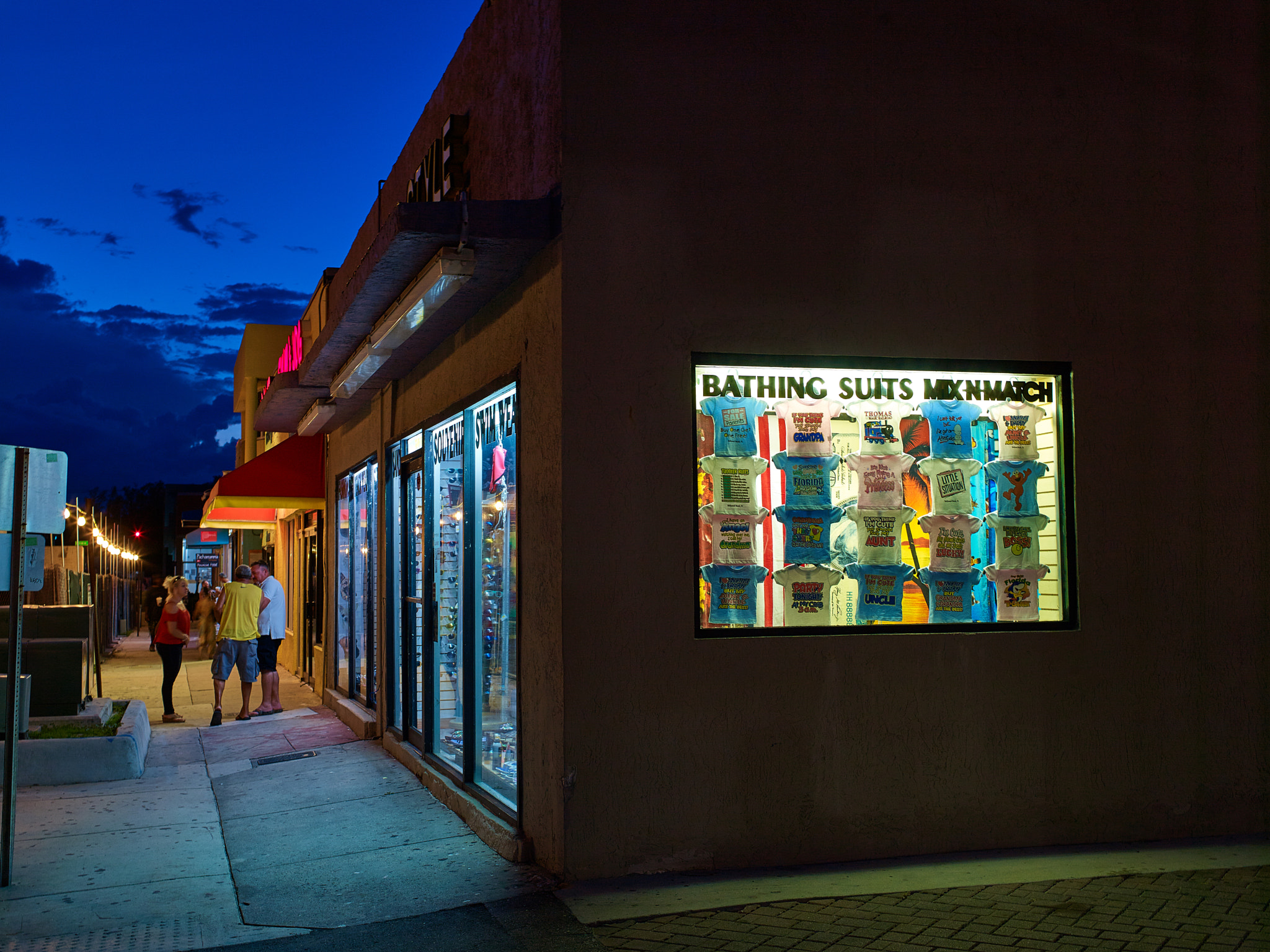 Phase One P30+ sample photo. Night on hollywood beach with hasselblad photography