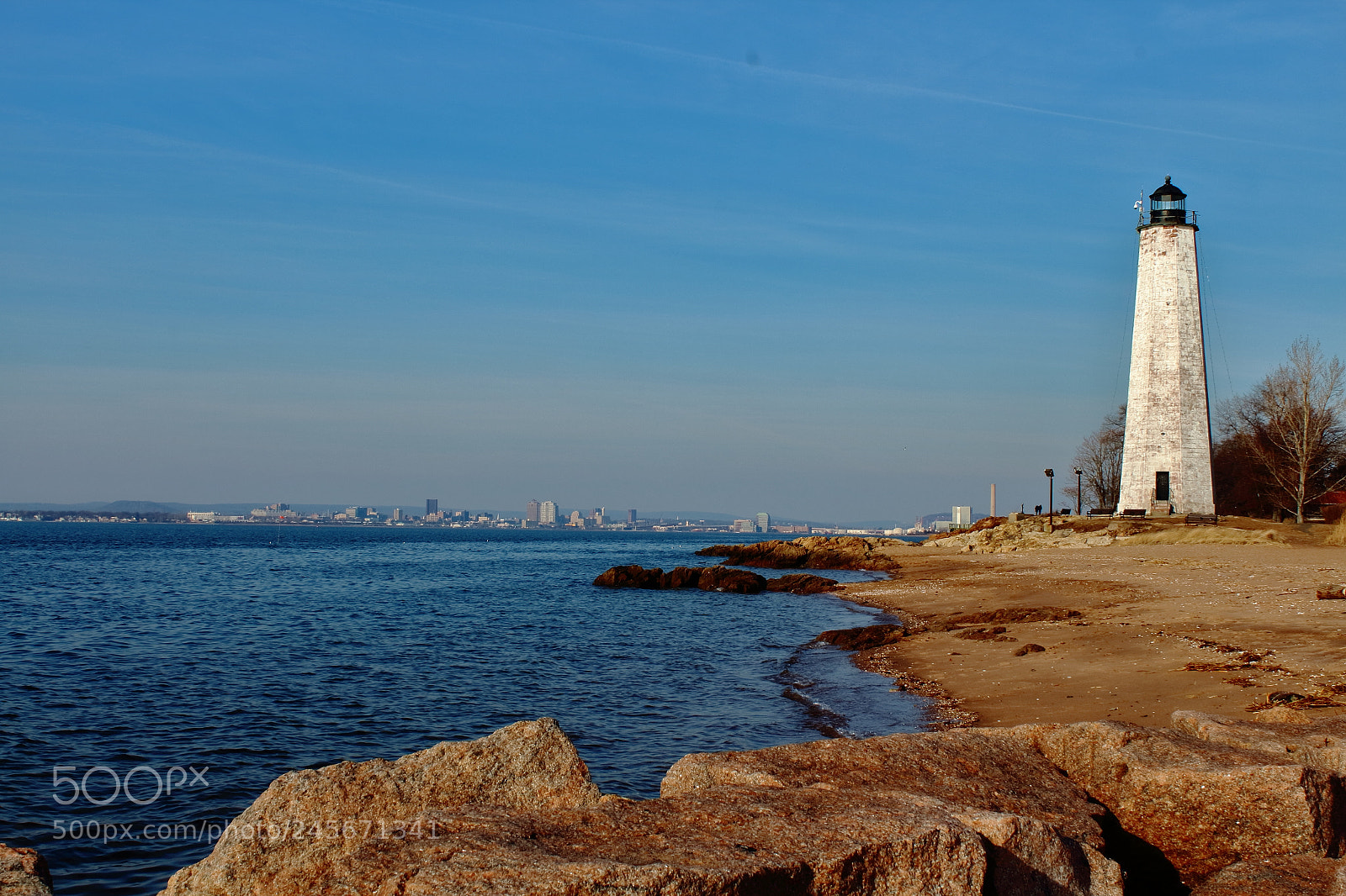 Canon EOS 1300D (EOS Rebel T6 / EOS Kiss X80) sample photo. Winter lighthouse photography