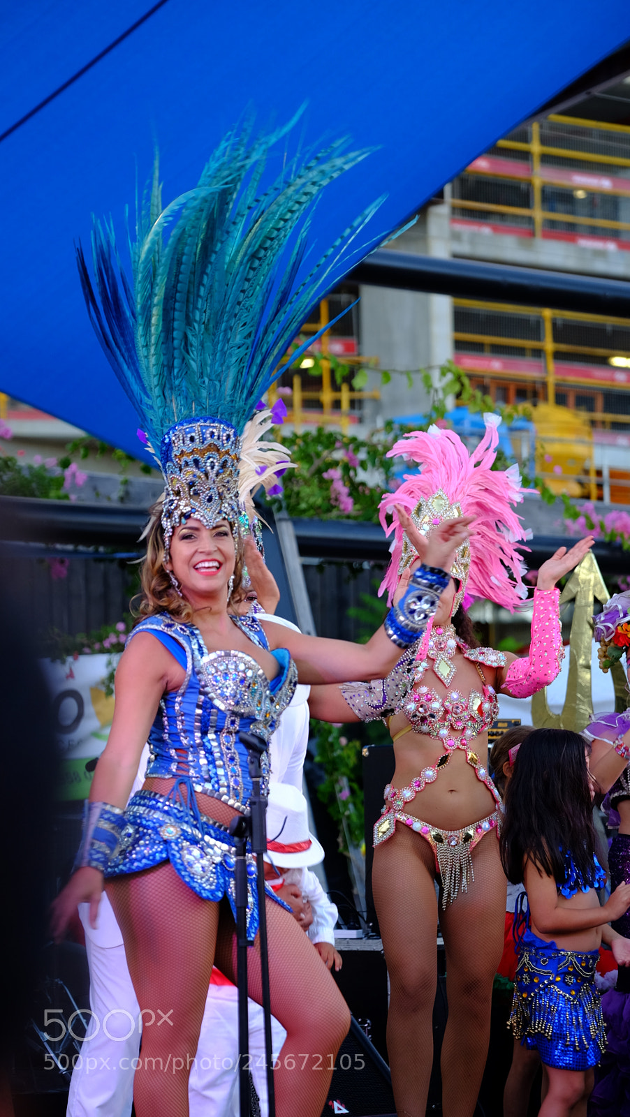 Fujifilm X-T1 sample photo. Colourful outfits. photography