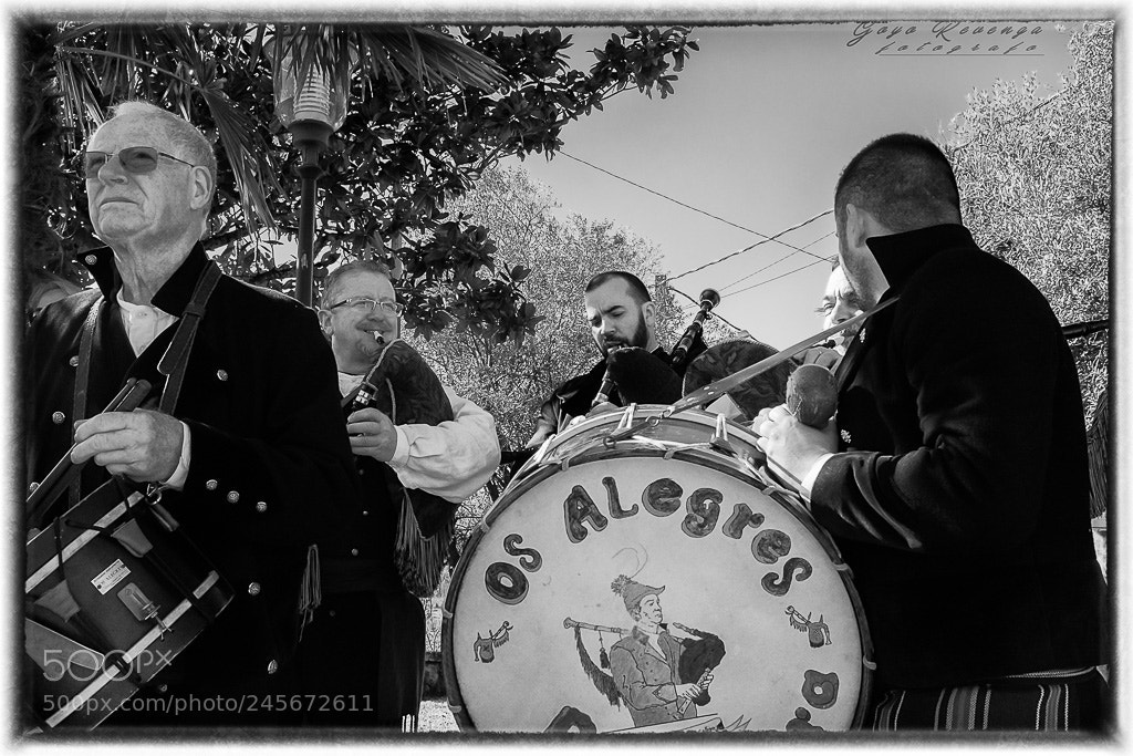 Fujifilm X100T sample photo. Os alegres byn photography