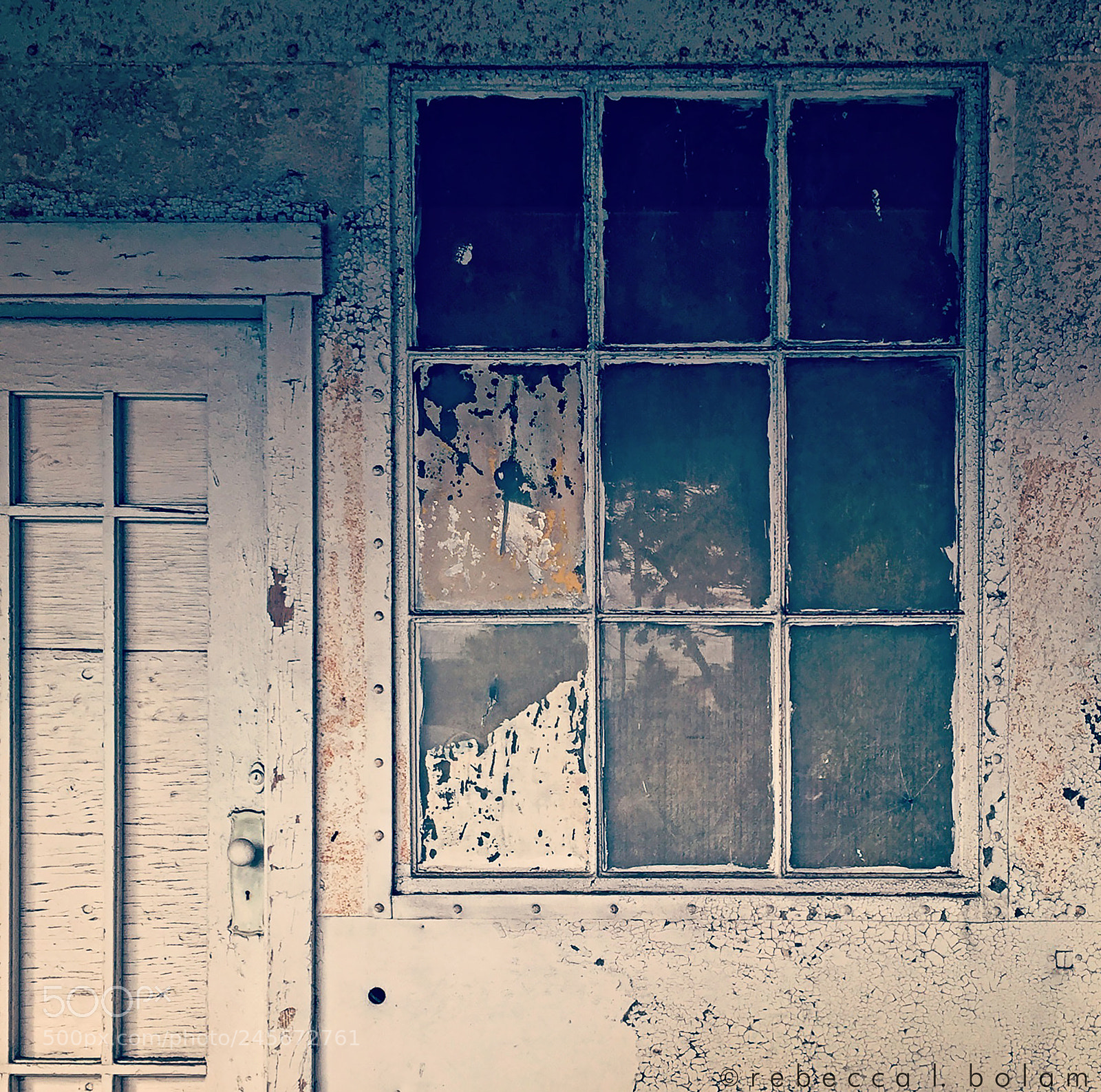 Apple iPhone 6 sample photo. Decrepit window photography