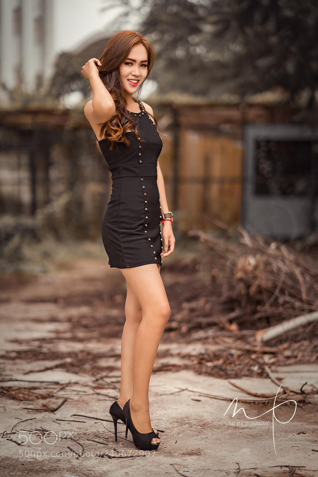 Sony a7R II sample photo. In black photography