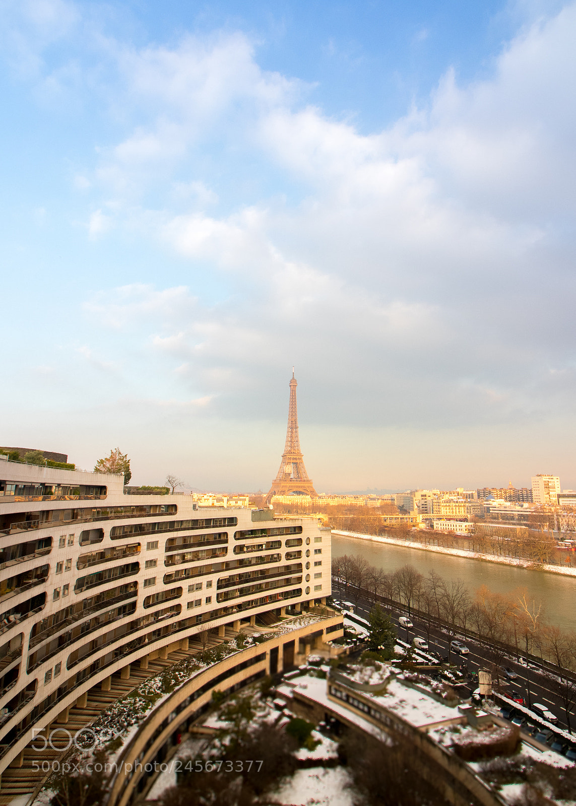 Canon EOS 200D (EOS Rebel SL2 / EOS Kiss X9) sample photo. Eiffel tower at the photography