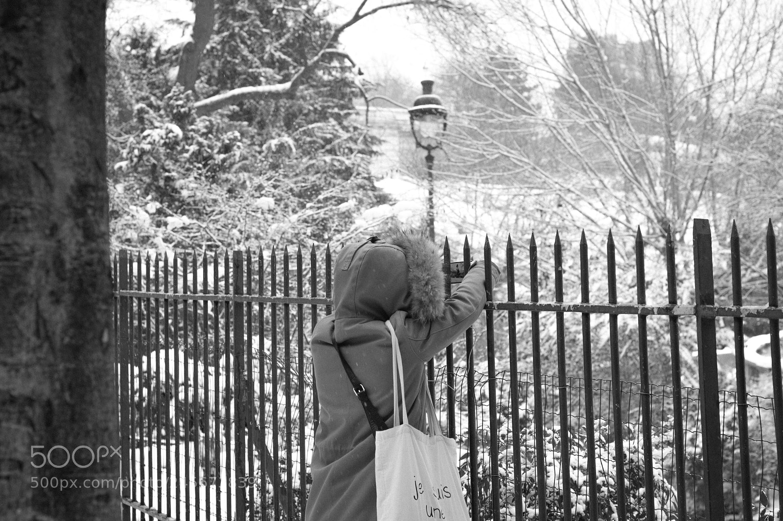Canon EOS 200D (EOS Rebel SL2 / EOS Kiss X9) sample photo. People taking photos photography