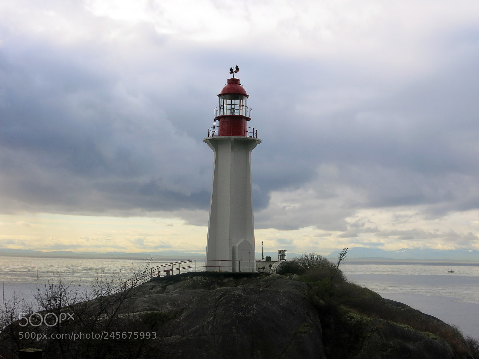 Canon PowerShot G15 sample photo. Lighthouse, eagles photography