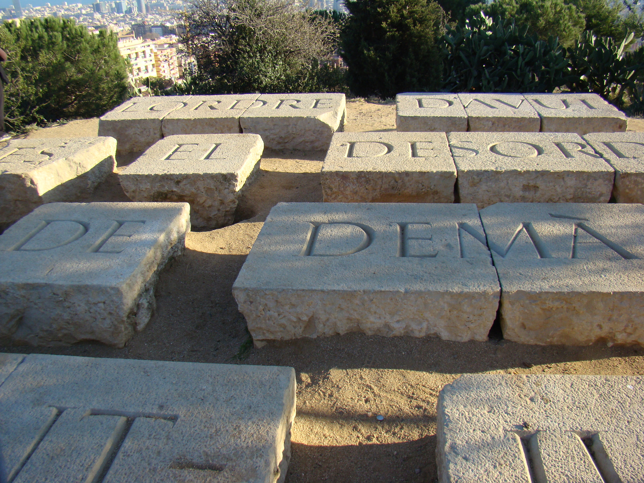 Sony DSC-H9 sample photo. Güell en color photography