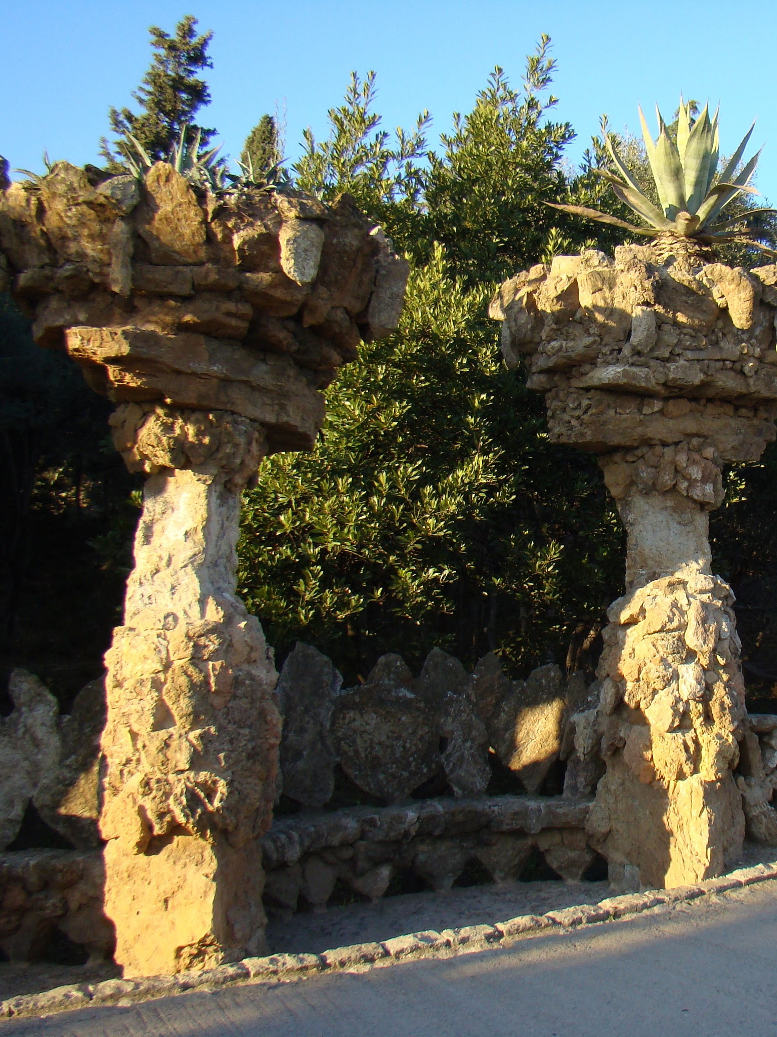 Sony DSC-H9 sample photo. Güell en color photography