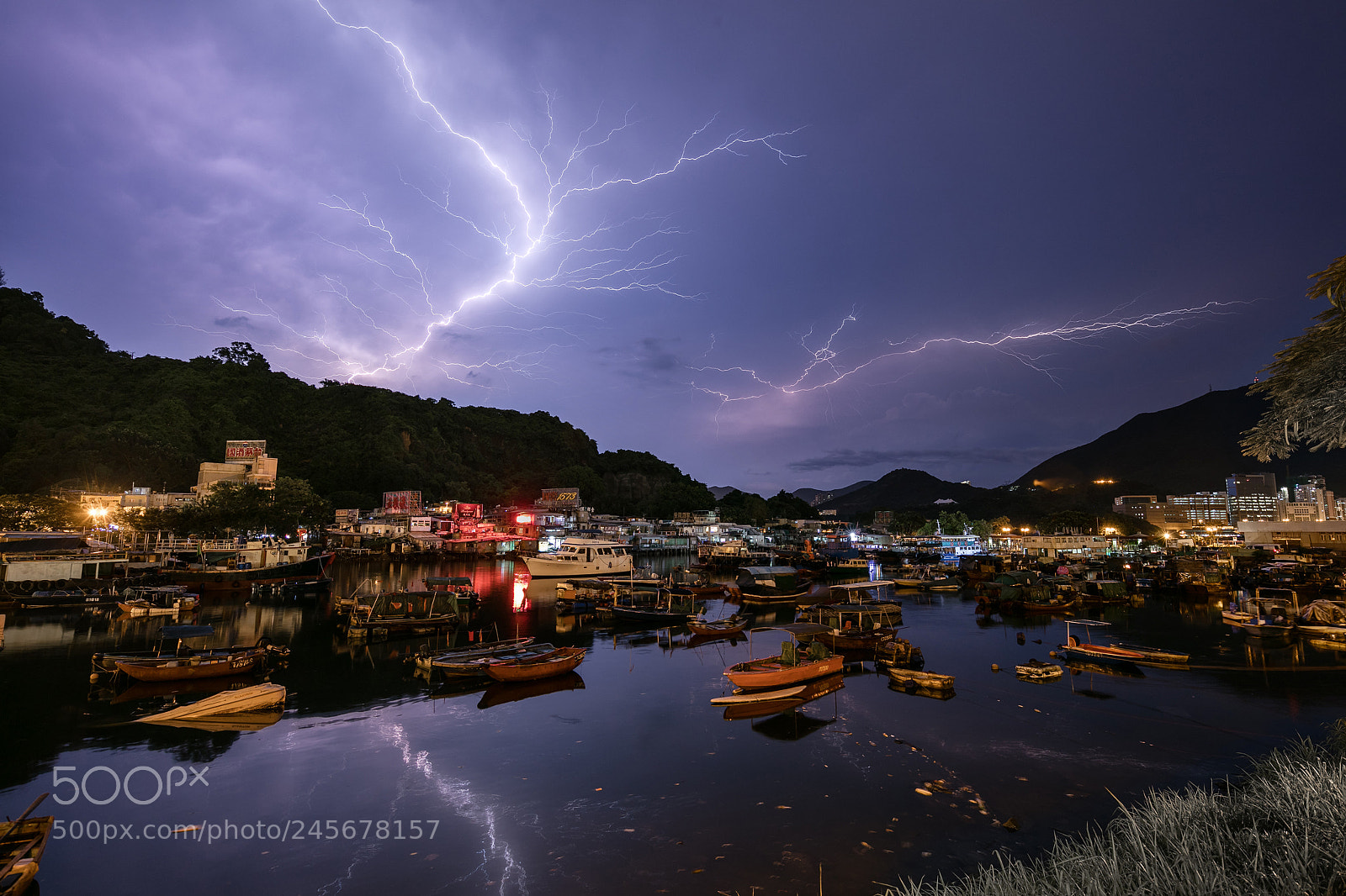 Canon EOS 5DS R sample photo. Lightning photography