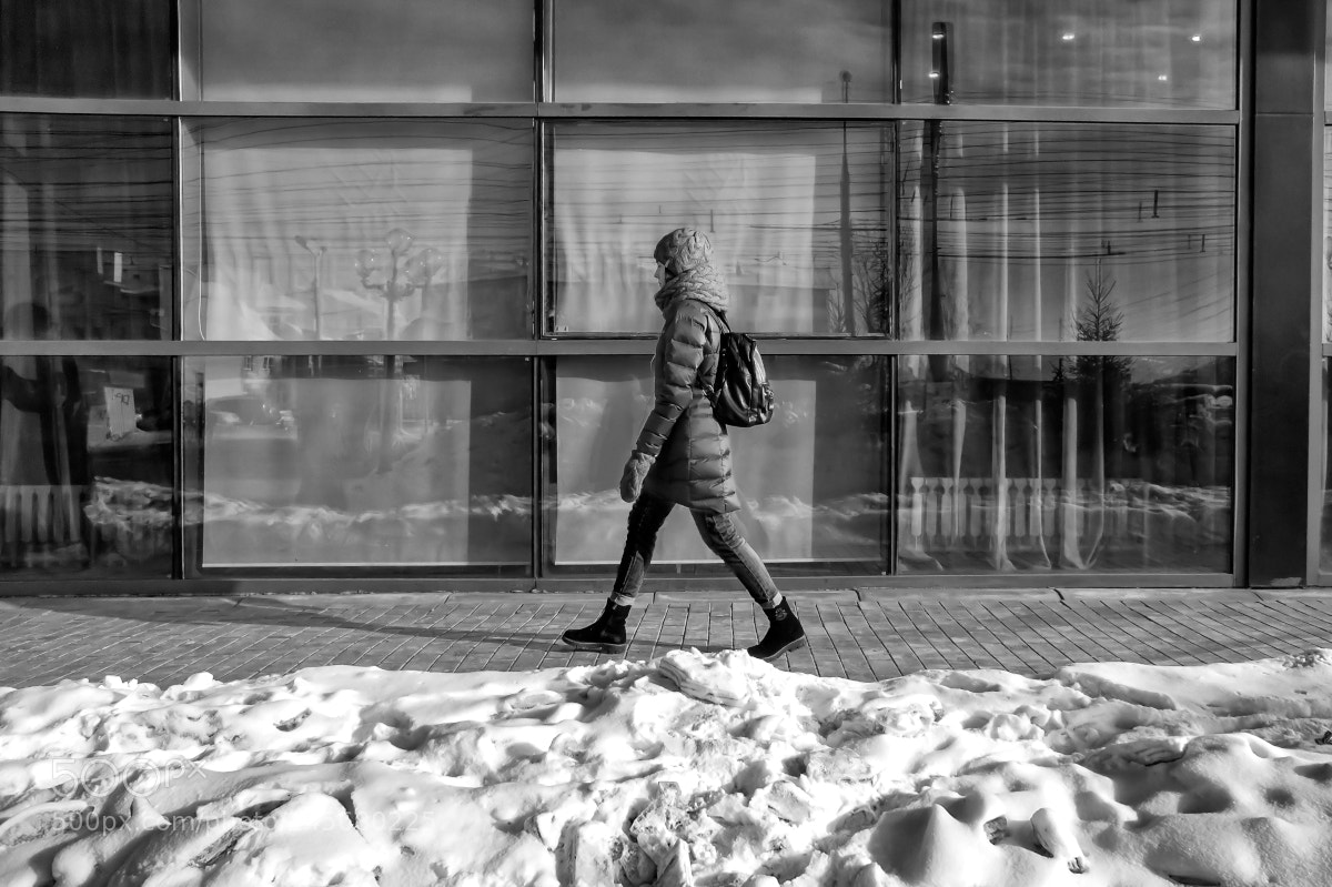 Sony Alpha NEX-5 sample photo. вдоль витрин photography