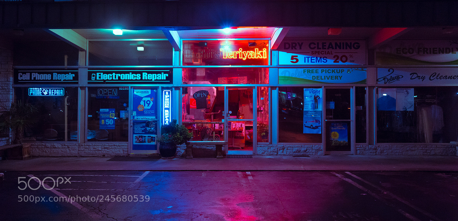 Sony a7R II sample photo. Teriyaki neon photography