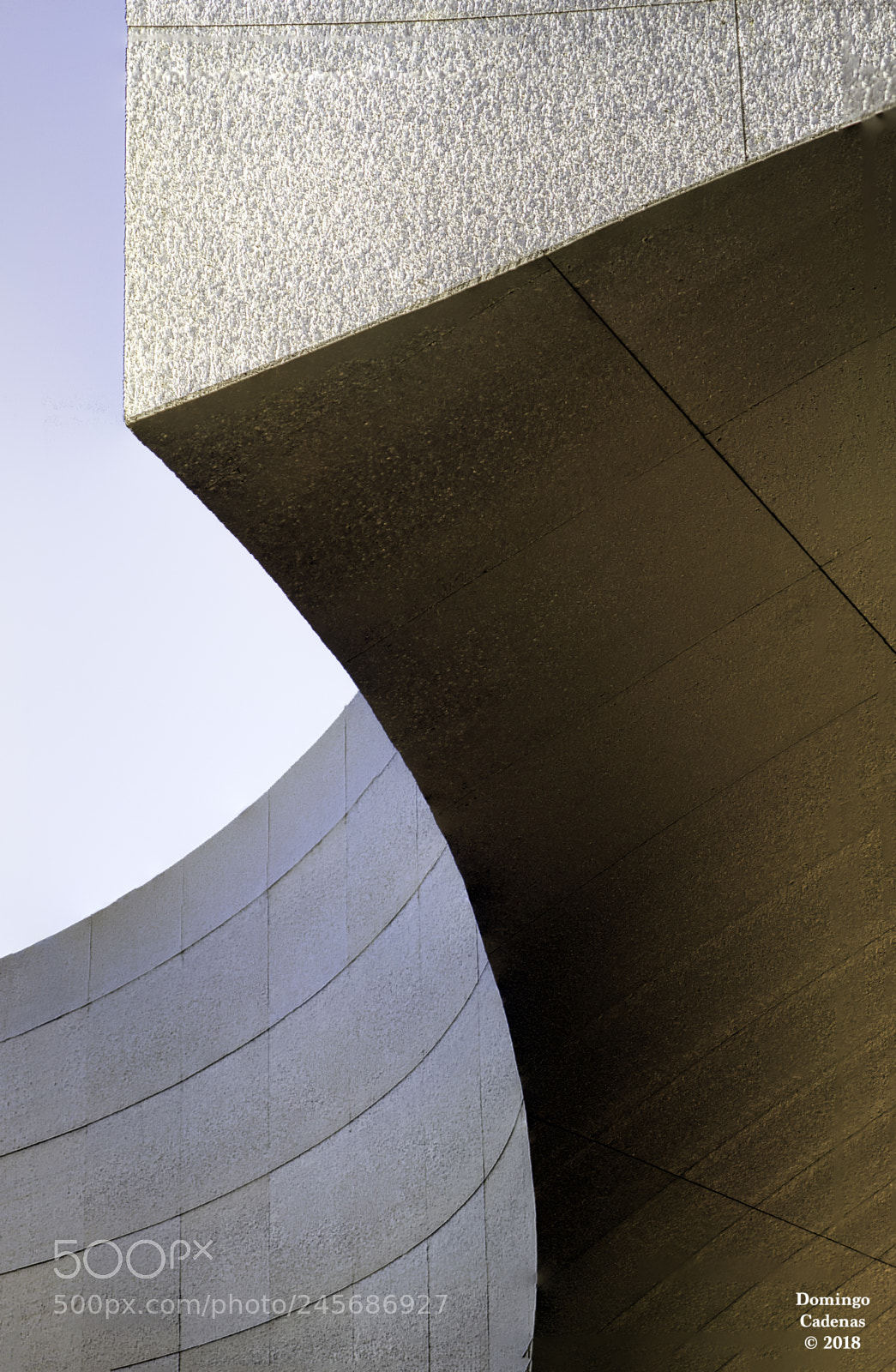 Olympus OM-D E-M10 II sample photo. Lineas photography