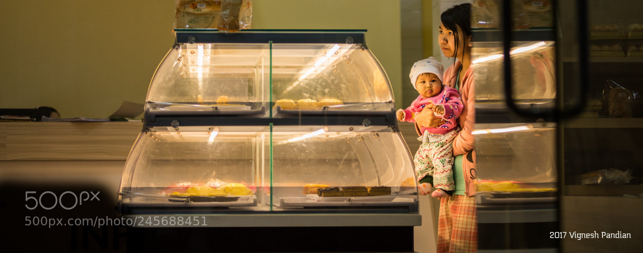 Nikon D800 sample photo. Selecting my donut :) photography