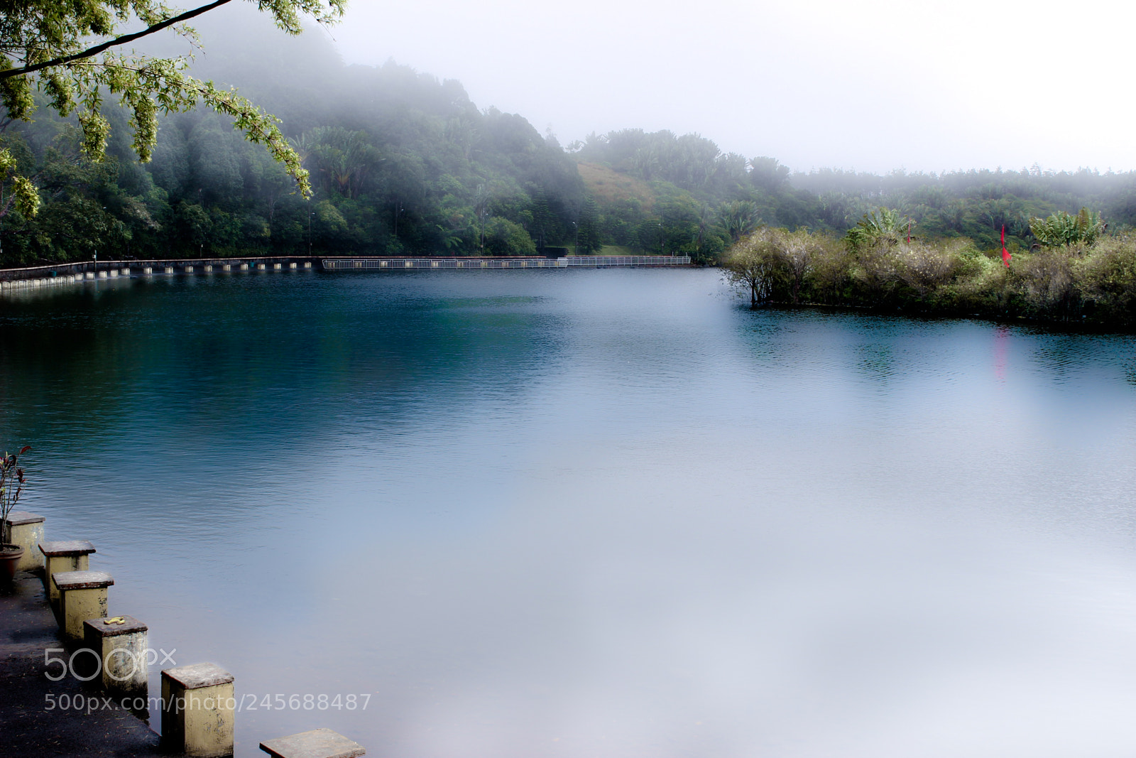 Canon EOS 100D (EOS Rebel SL1 / EOS Kiss X7) sample photo. Grand bassin sacred lake photography