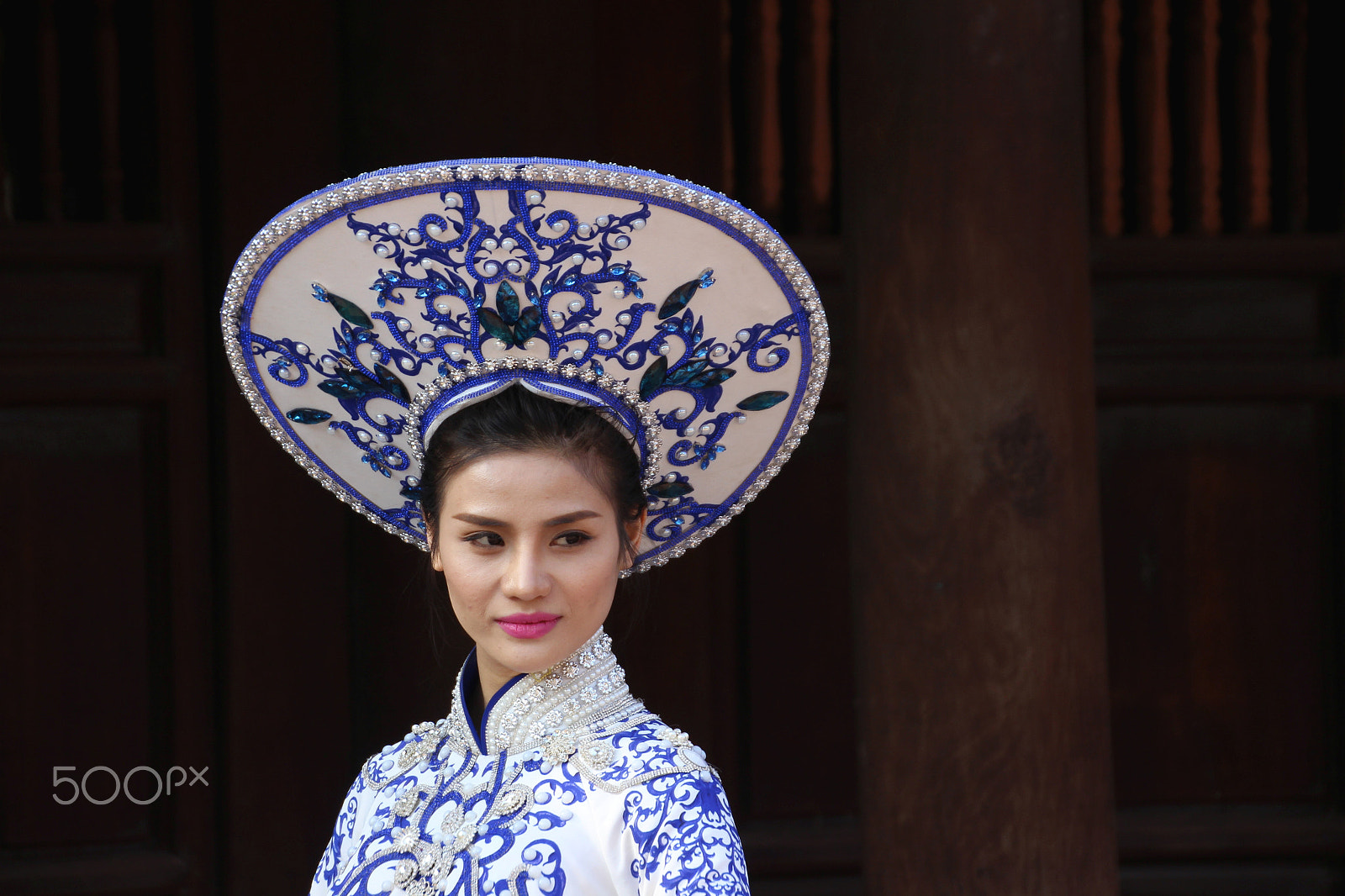 Canon EOS 600D (Rebel EOS T3i / EOS Kiss X5) sample photo. Vietnamese model photography