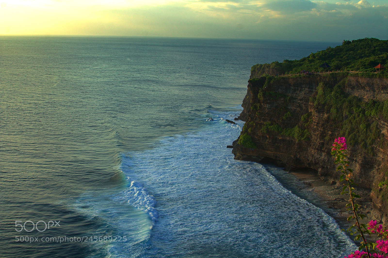 Canon EOS 1300D (EOS Rebel T6 / EOS Kiss X80) sample photo. Uluwatu temple ,bali photography