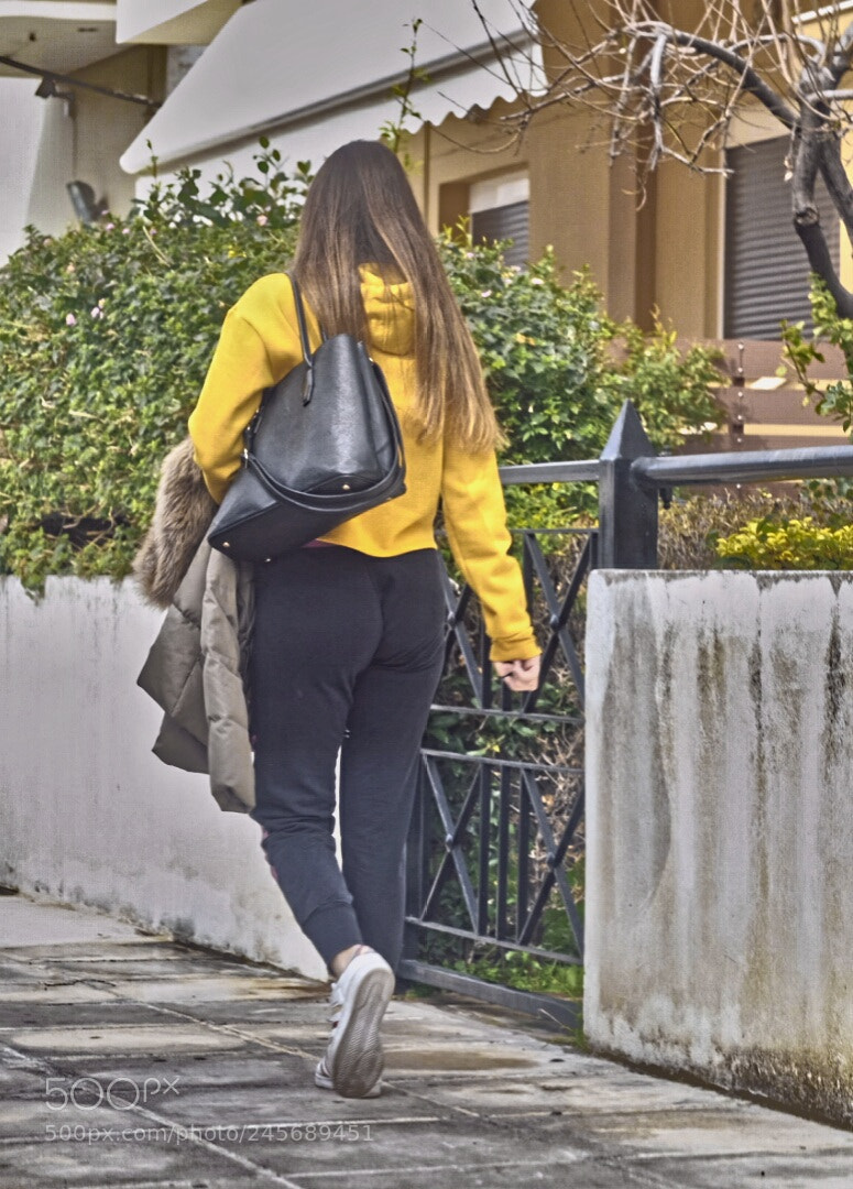 Fujifilm X-T1 sample photo. Walking photography