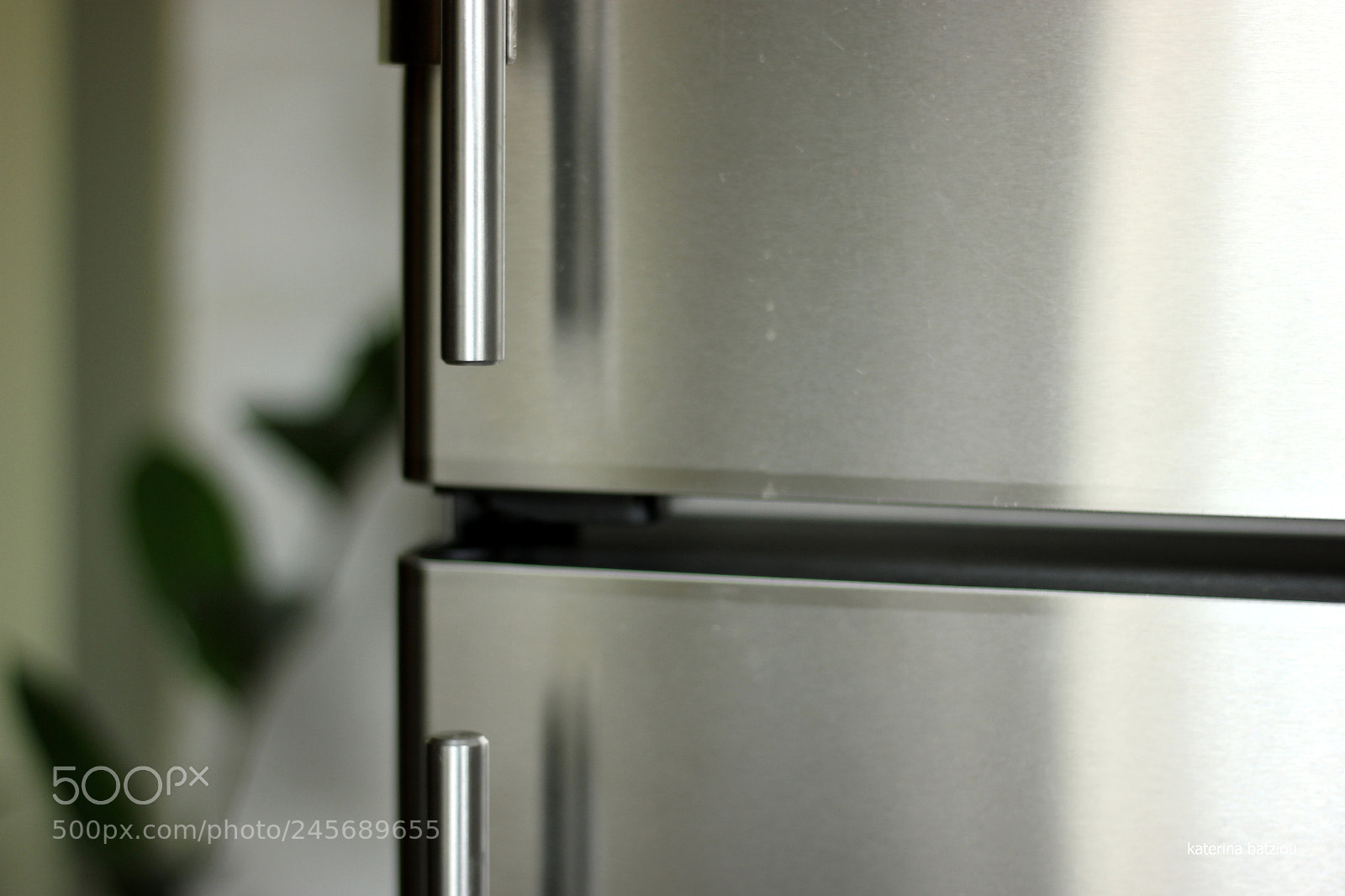 Canon EOS 550D (EOS Rebel T2i / EOS Kiss X4) sample photo. Cold inside photography
