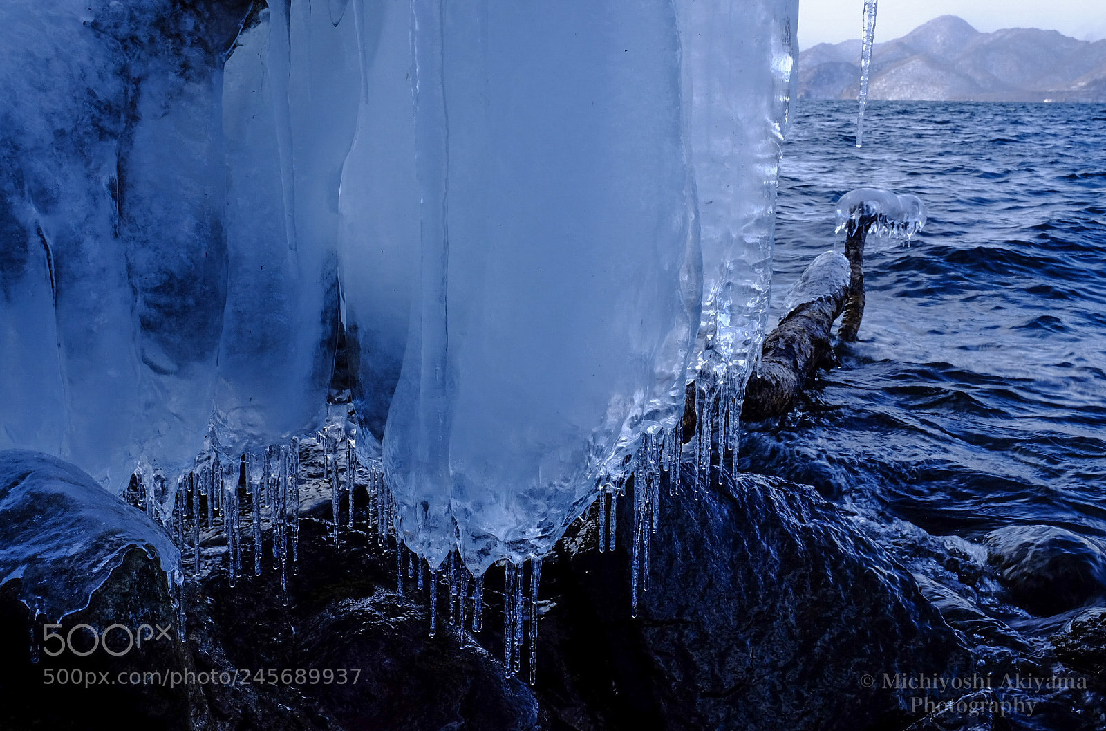 Fujifilm X-T1 sample photo. Splash ice photography