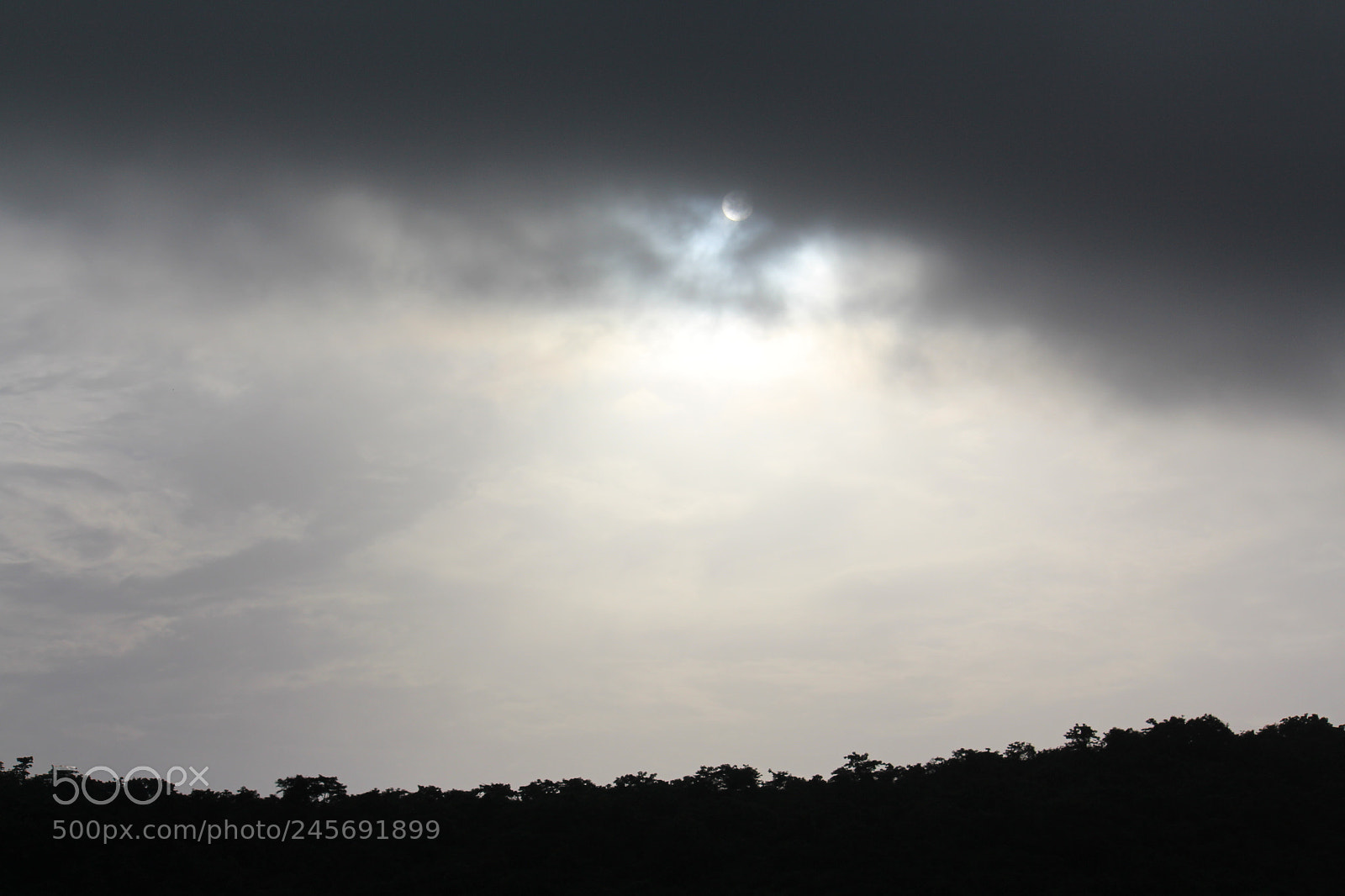 Canon EF-S 55-250mm F4-5.6 IS II sample photo. Stormy sky photography