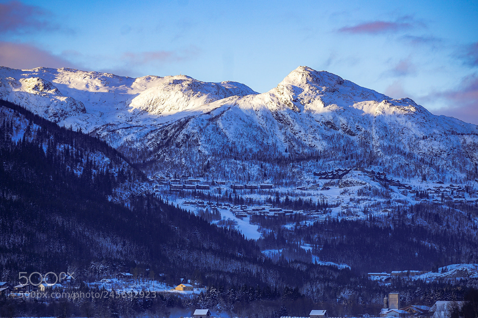 Sony a7 II sample photo. The first rays of photography