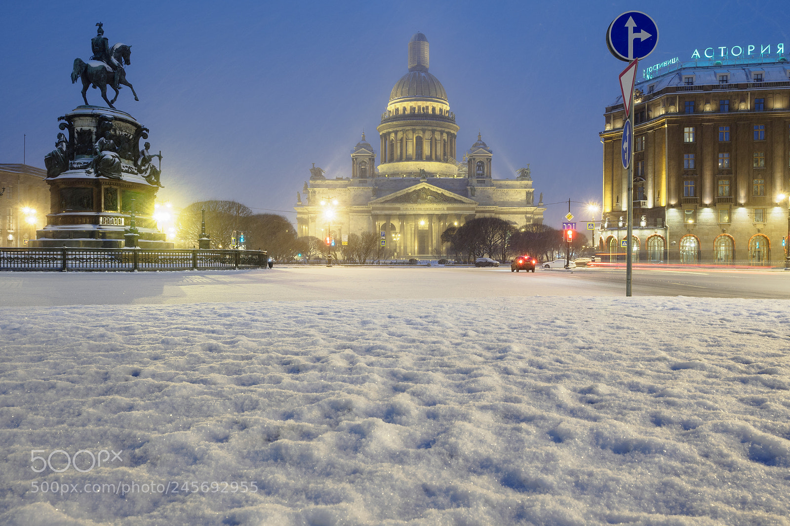 Olympus OM-D E-M5 II sample photo. Исаакиевская площадь photography