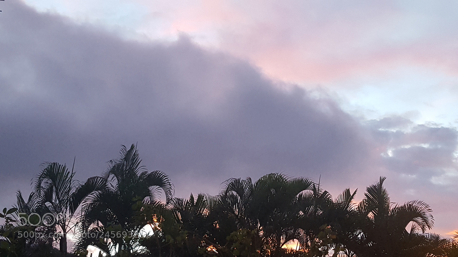 Samsung GALAXY S6 edge sample photo. Sky color look like photography