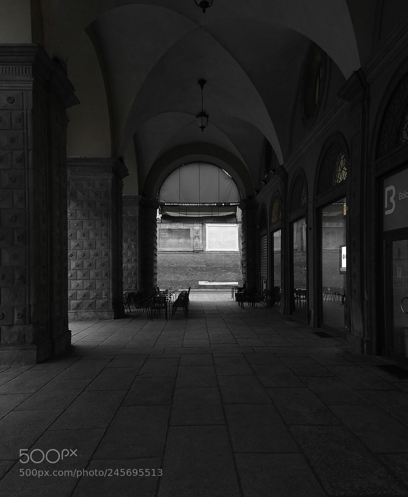Olympus OM-D E-M5 II sample photo. Bologna piazza maggiore photography