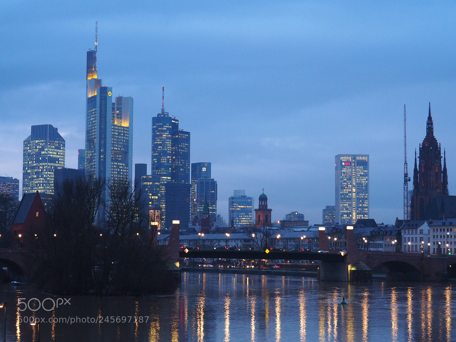 Olympus OM-D E-M5 II sample photo. Frankfurt cityscape photography