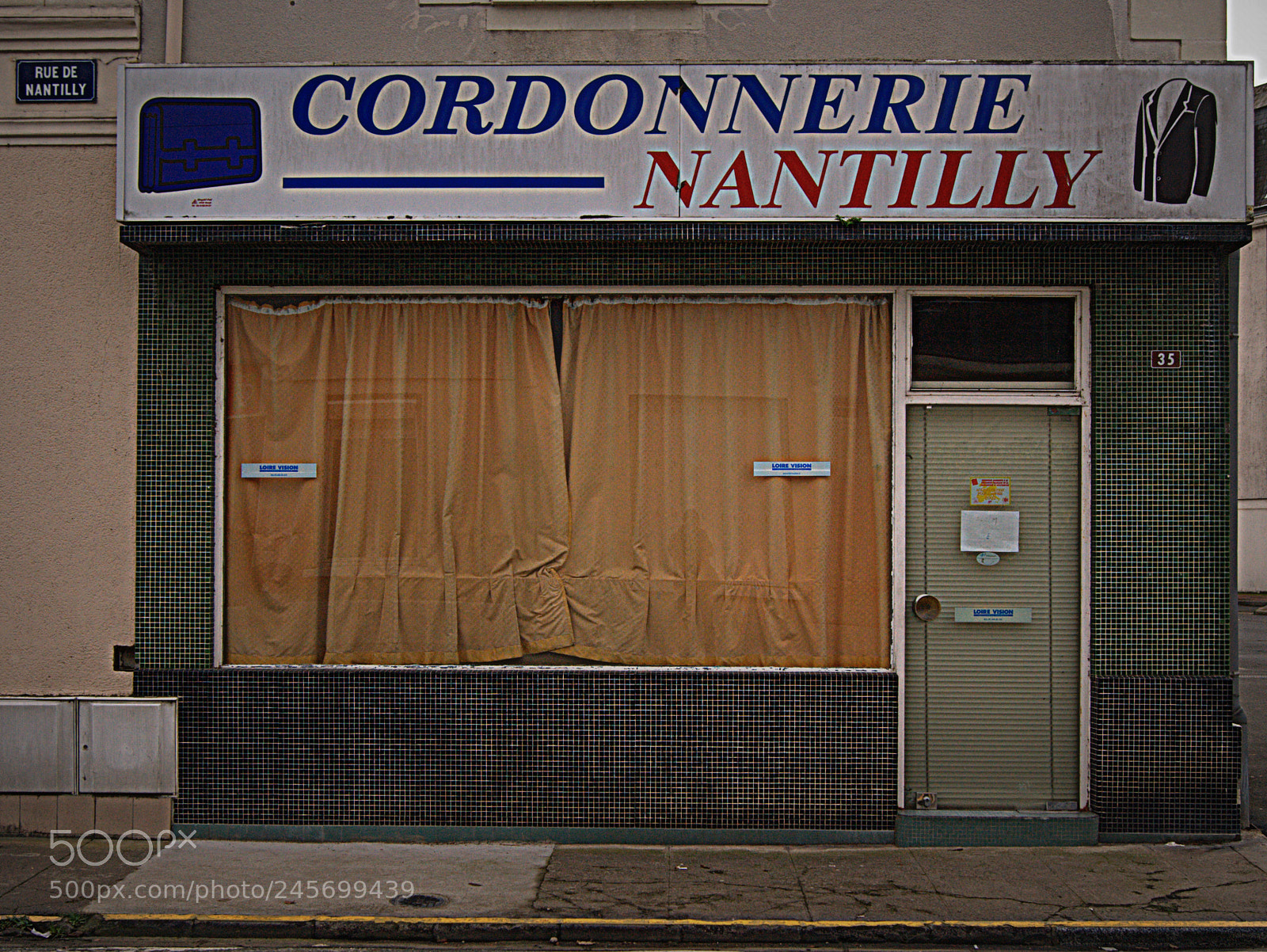 Sony Alpha DSLR-A290 sample photo. Cordonnerie nantilly photography