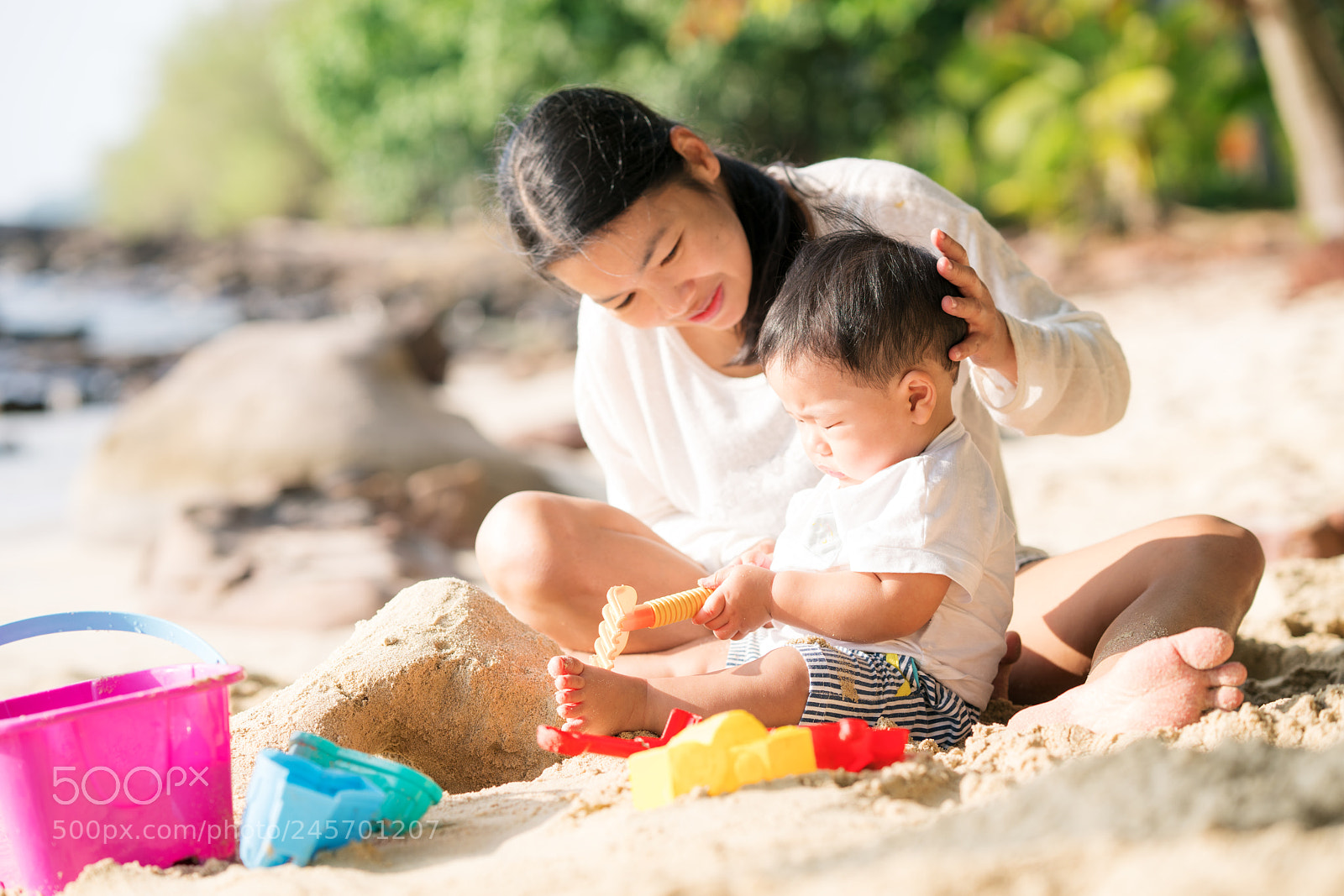 Sony a7R II sample photo. Asian mother and baby photography